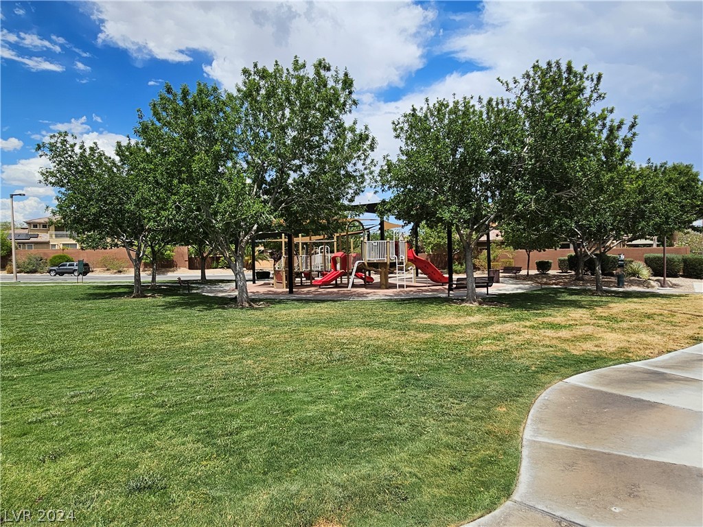 5460 Sawleaf Road