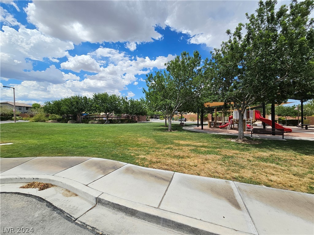 5460 Sawleaf Road