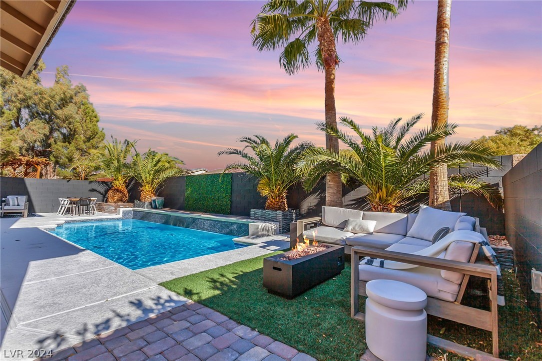 5460 Sawleaf Road