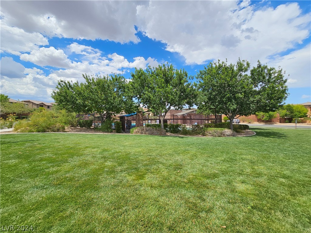 5460 Sawleaf Road