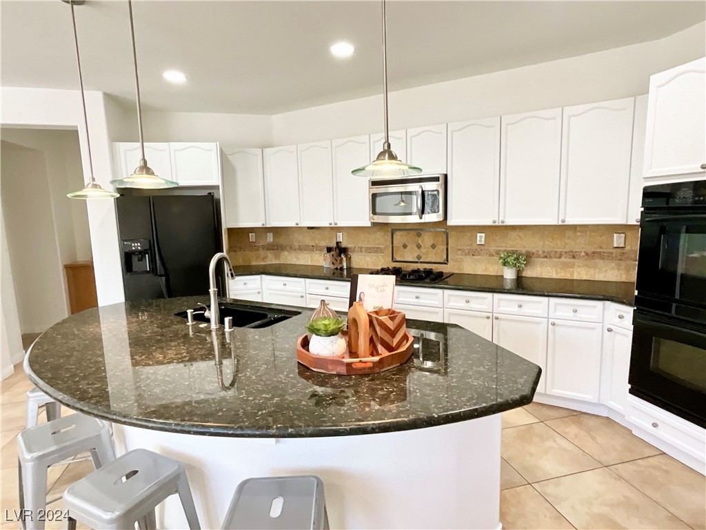 6425 Gilded Flicker Street