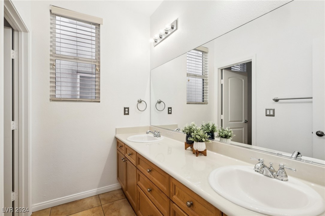 6425 Gilded Flicker Street