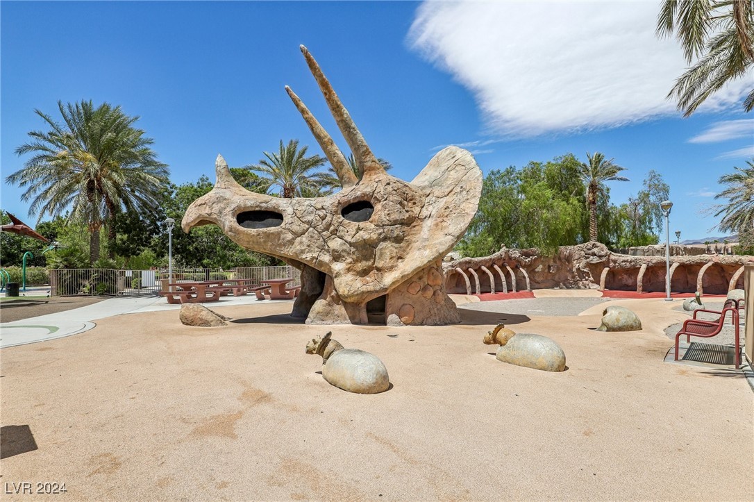 6425 Gilded Flicker Street