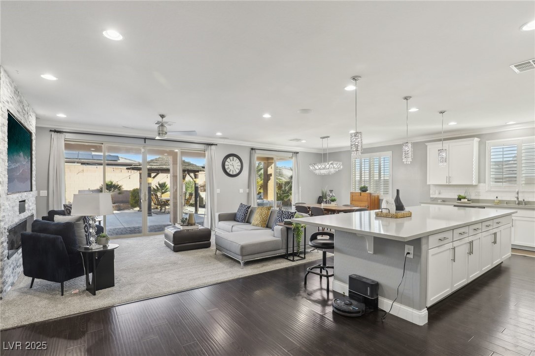 9802 Summer Bliss Avenue