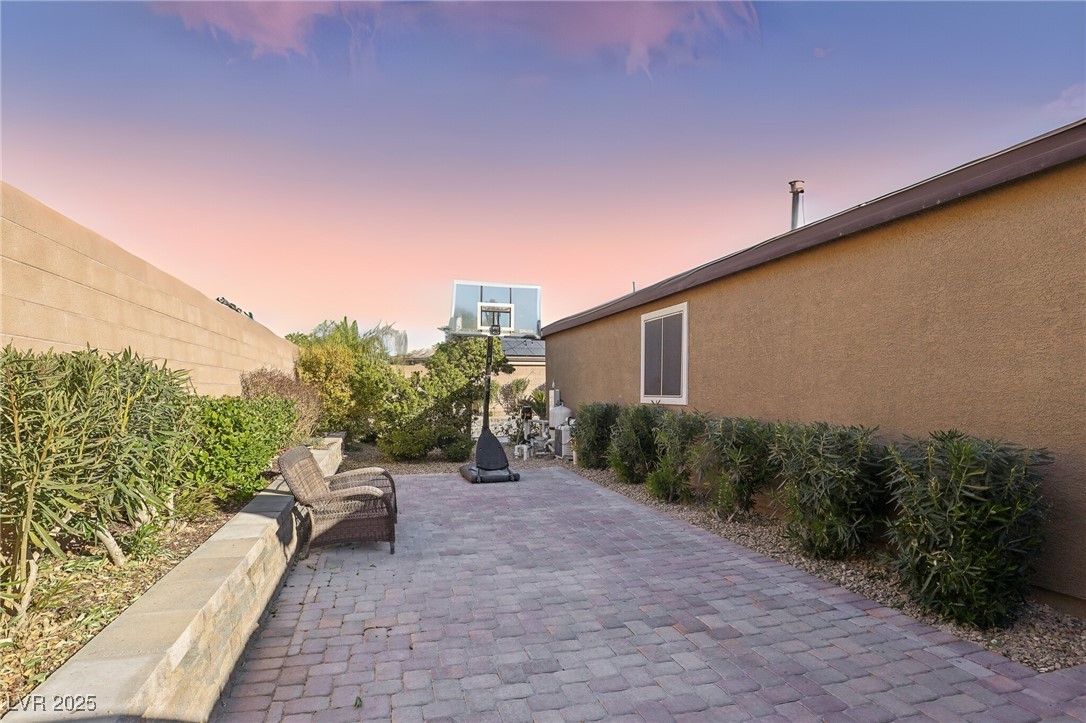 9802 Summer Bliss Avenue