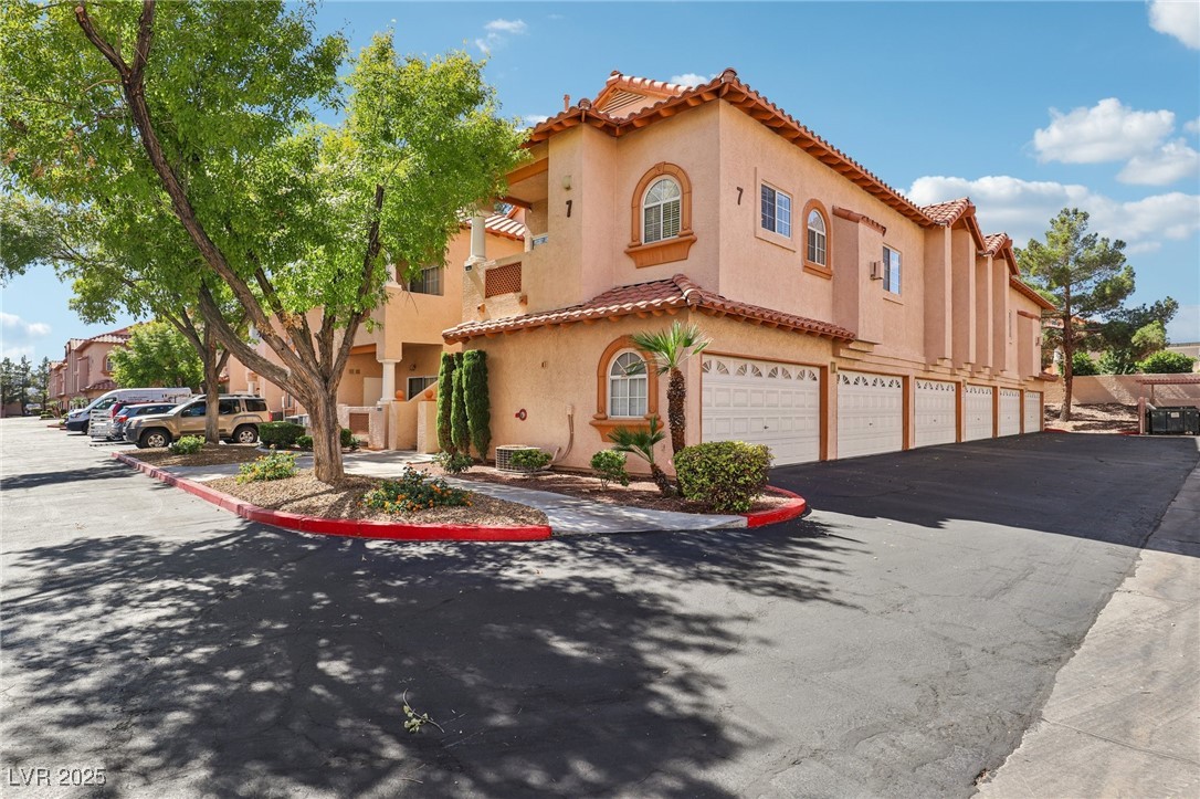 2925 Wigwam Parkway 724