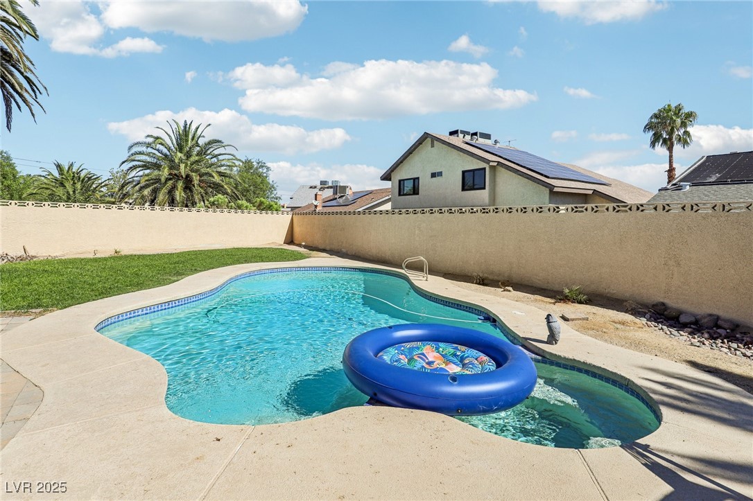 4142 Larkwood Avenue