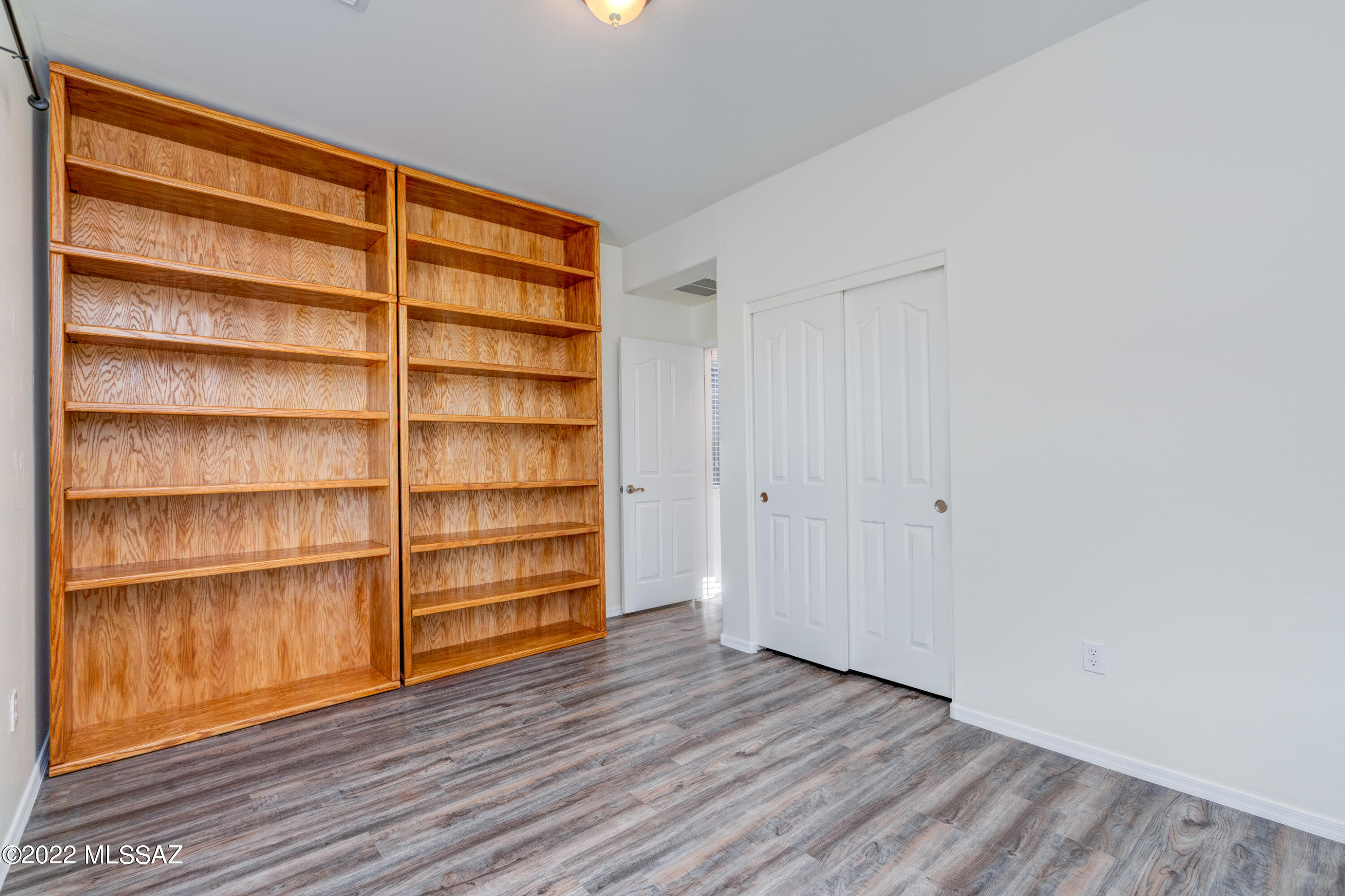 834 E Deer Spring Canyon Place