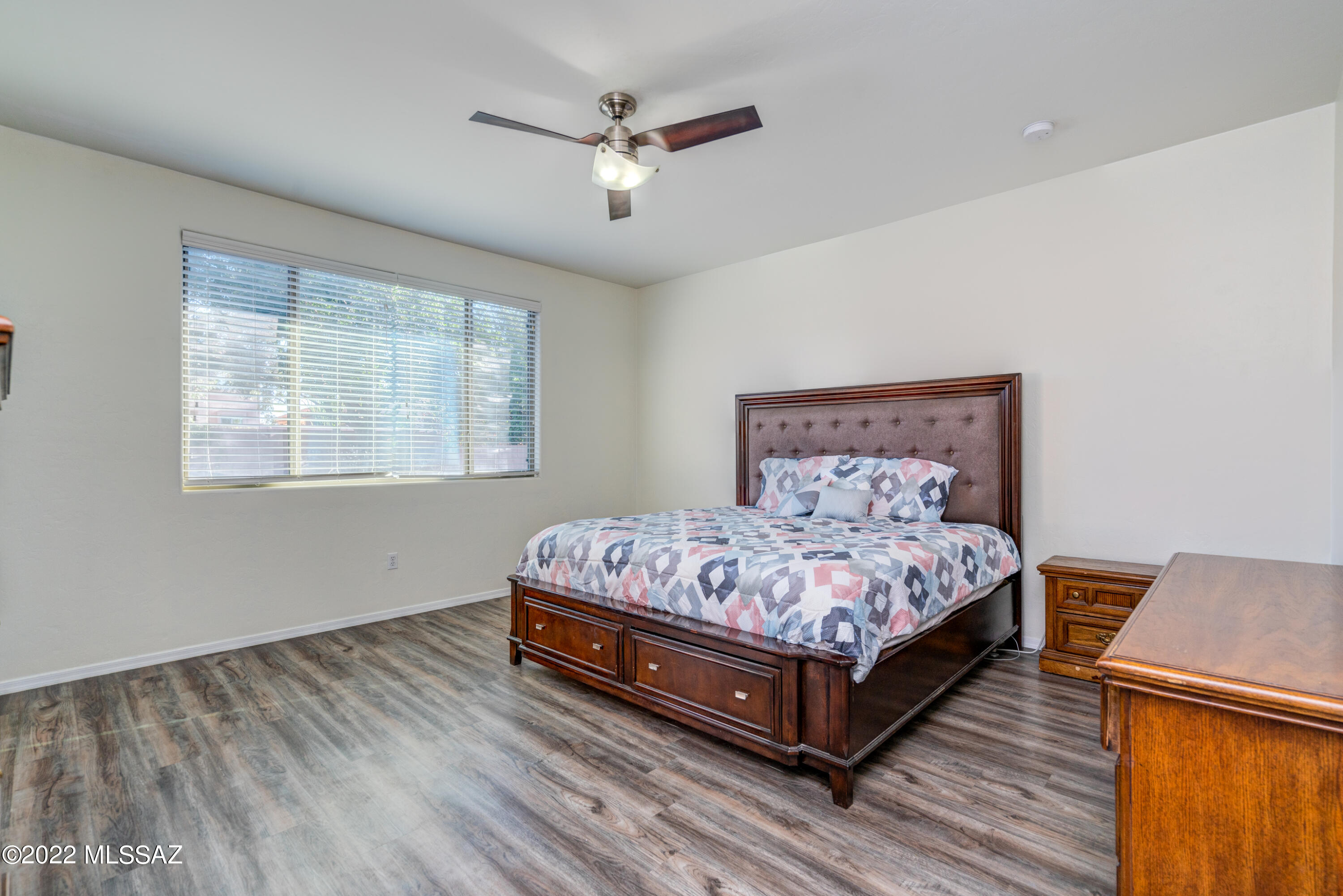 834 E Deer Spring Canyon Place