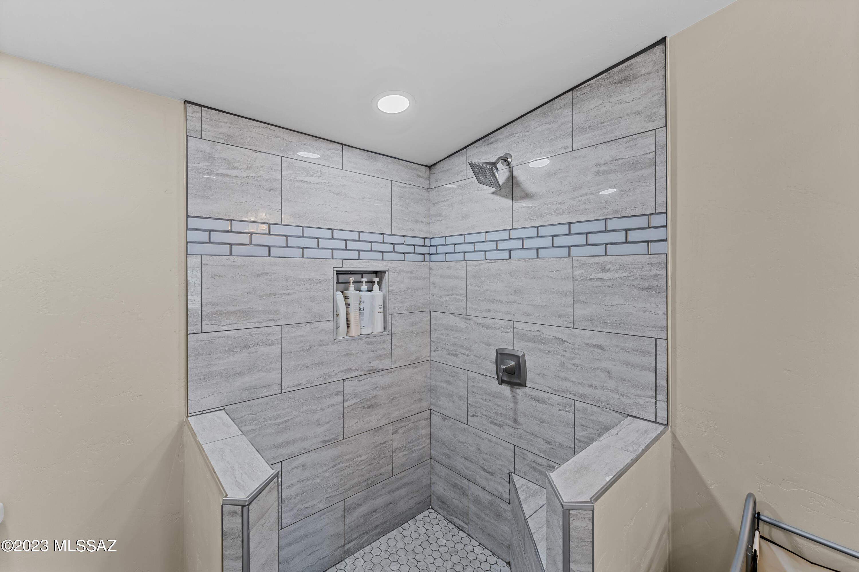 9085 W Singing Winds Lane