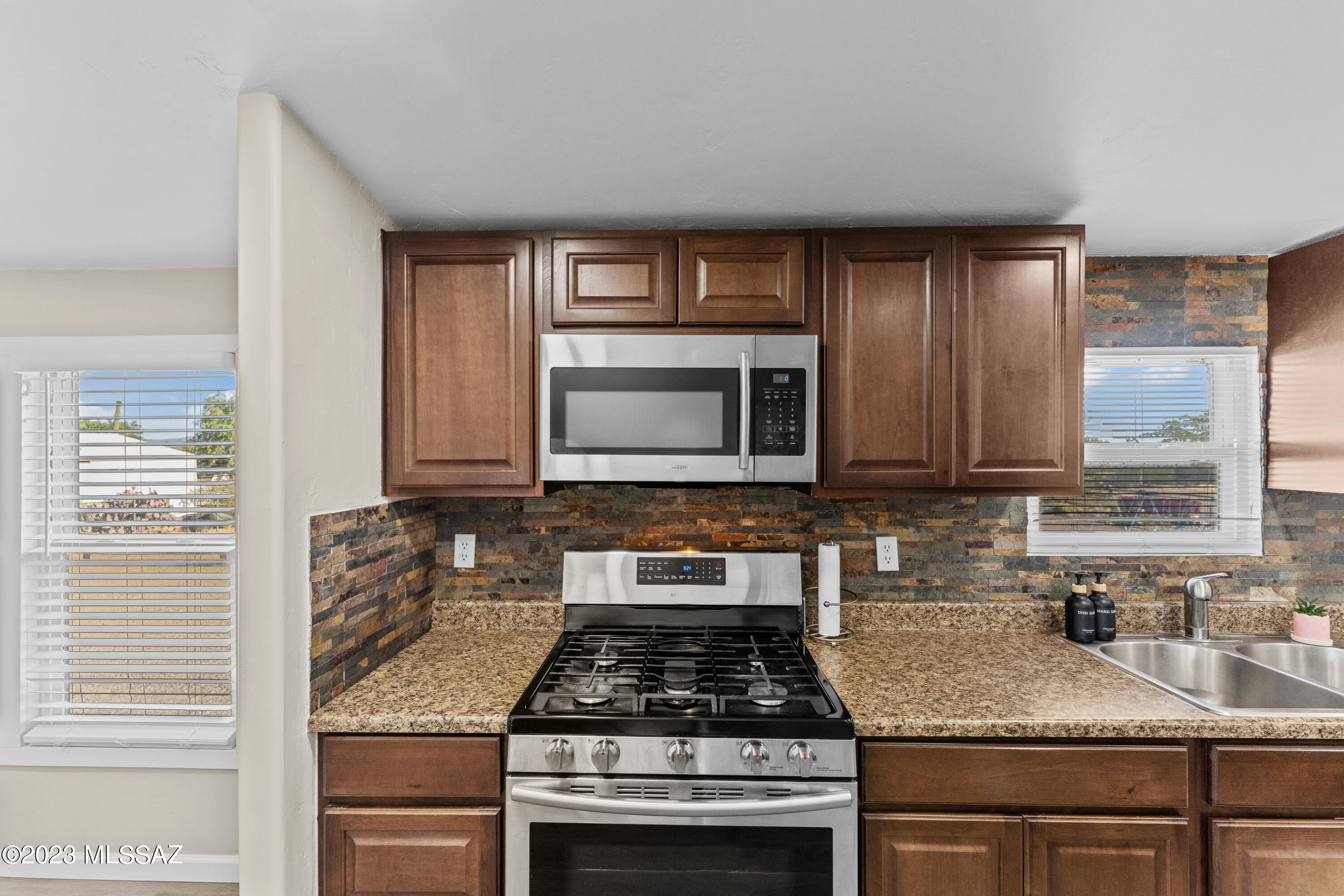 9085 W Singing Winds Lane