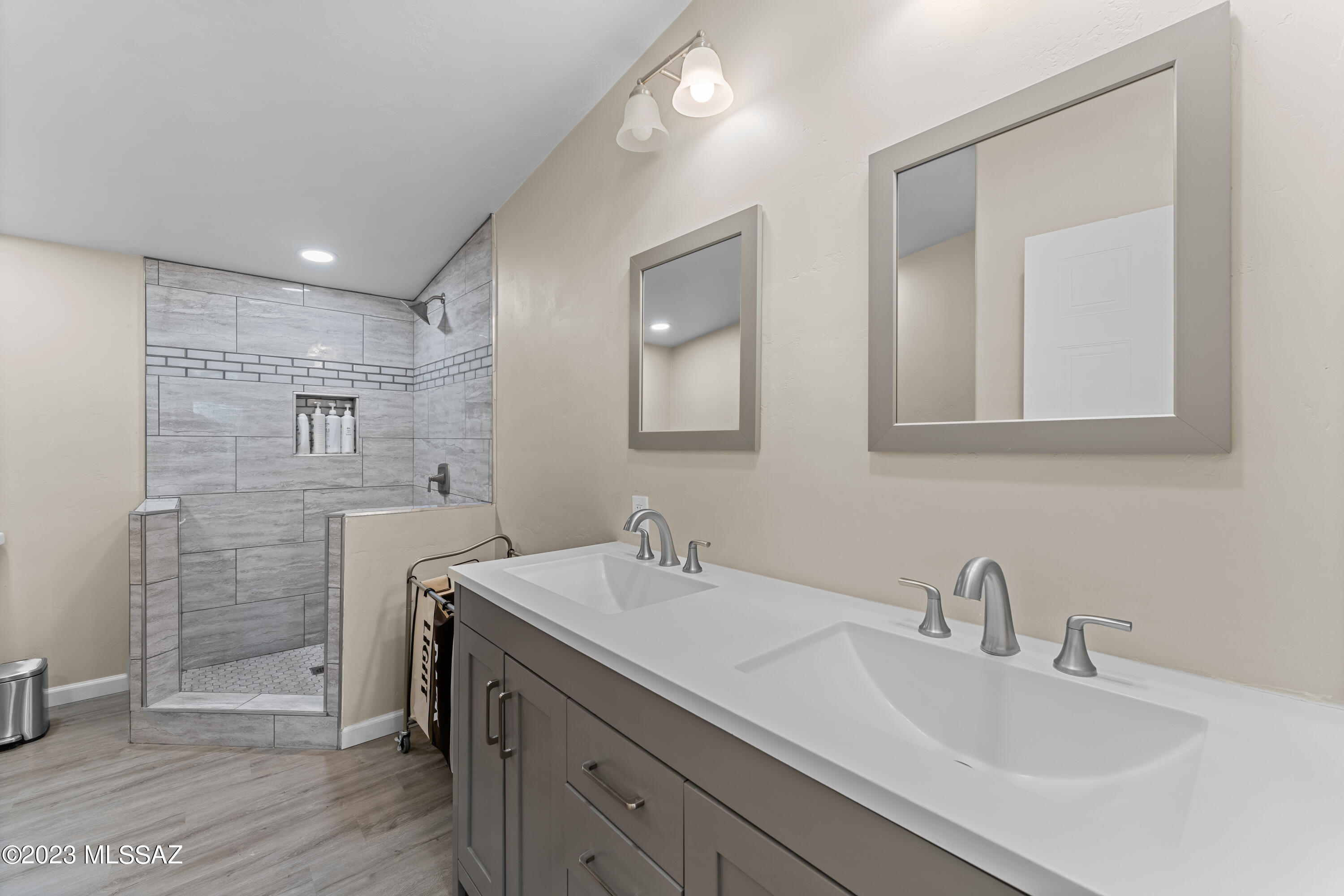 9085 W Singing Winds Lane