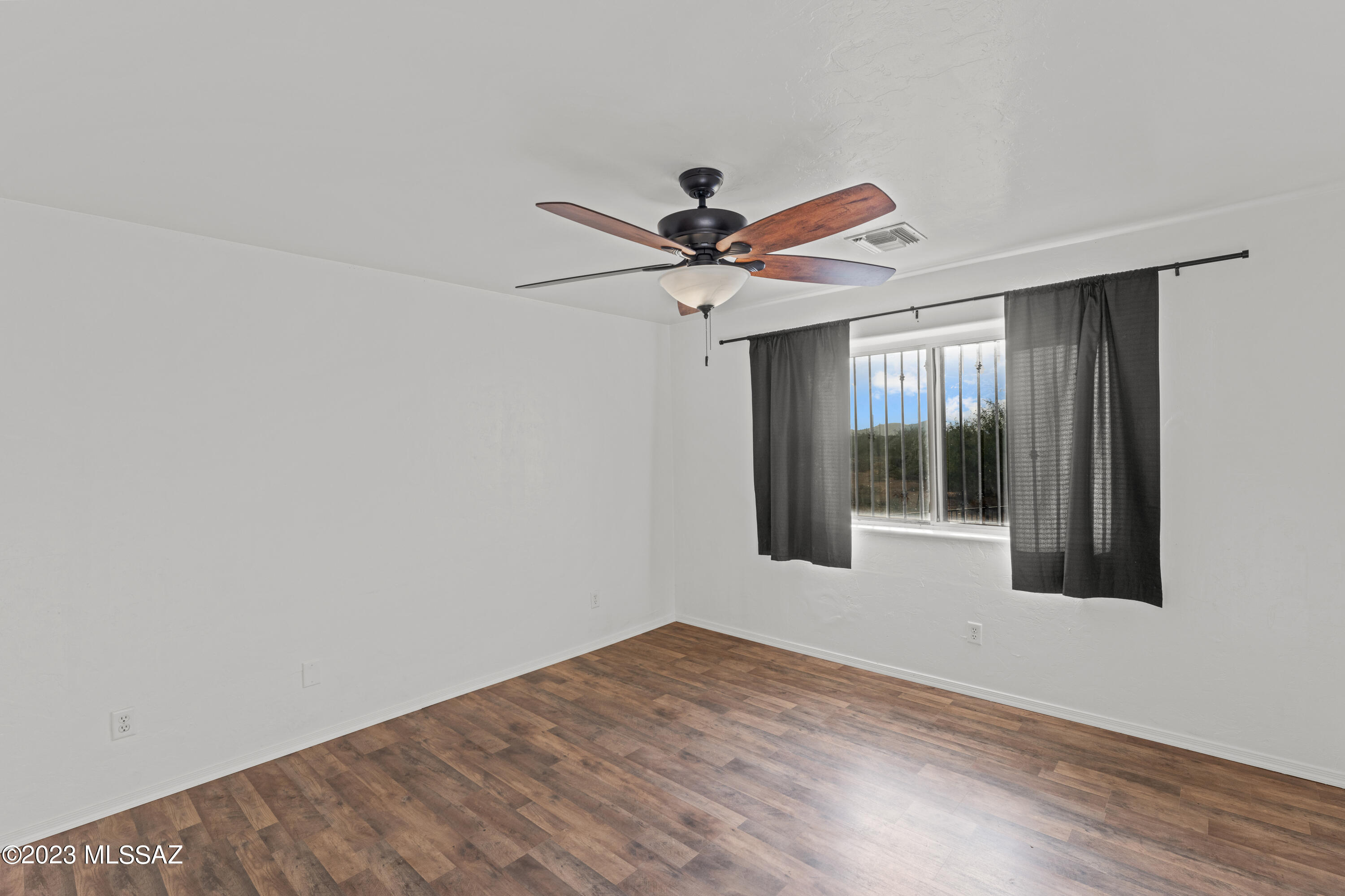 6241 W Santa Paula Street