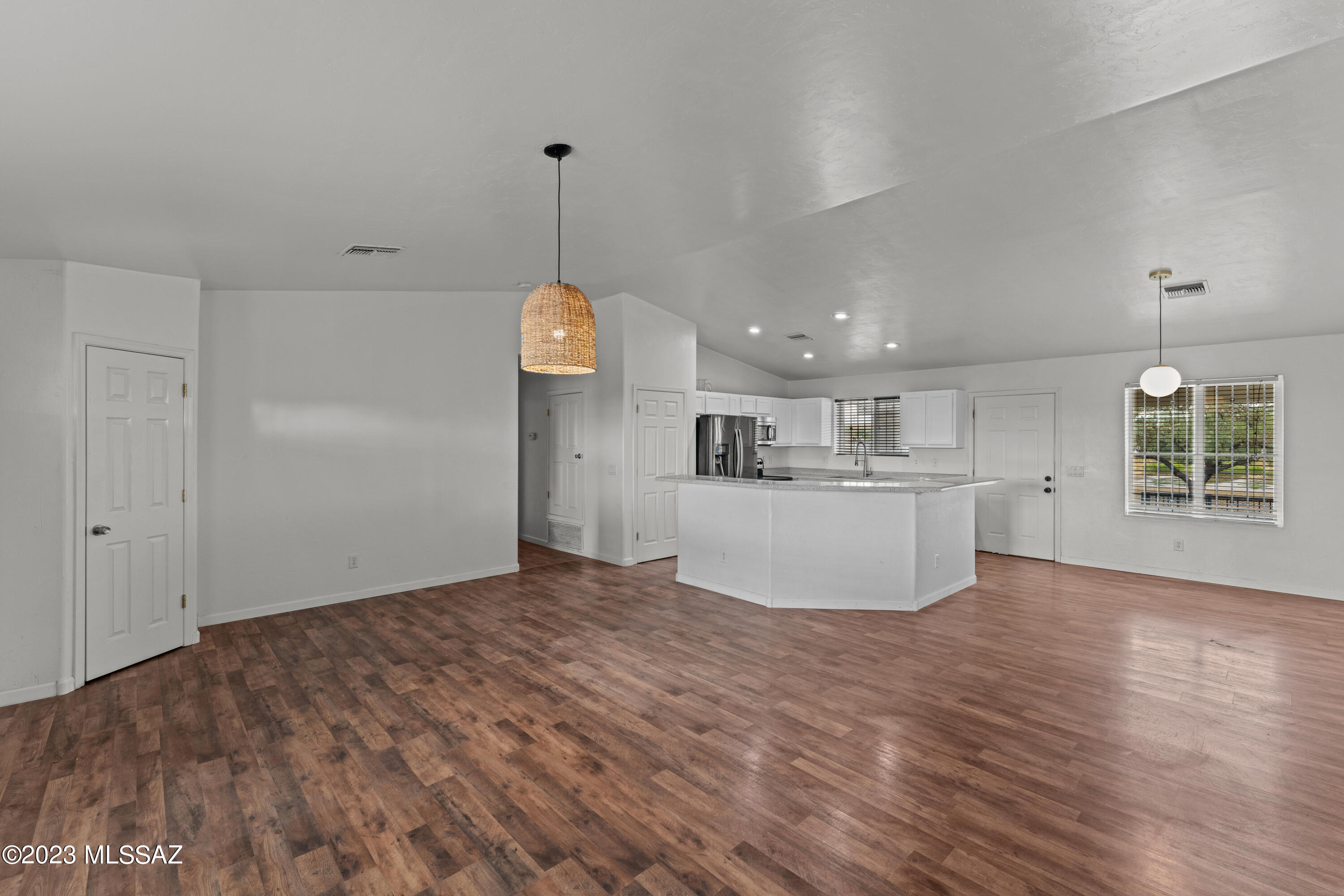 6241 W Santa Paula Street