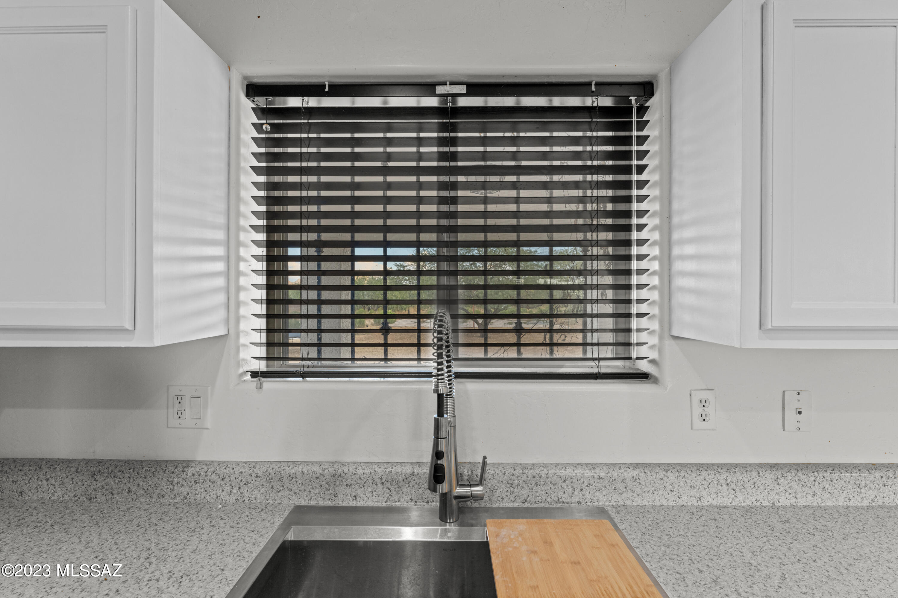 6241 W Santa Paula Street