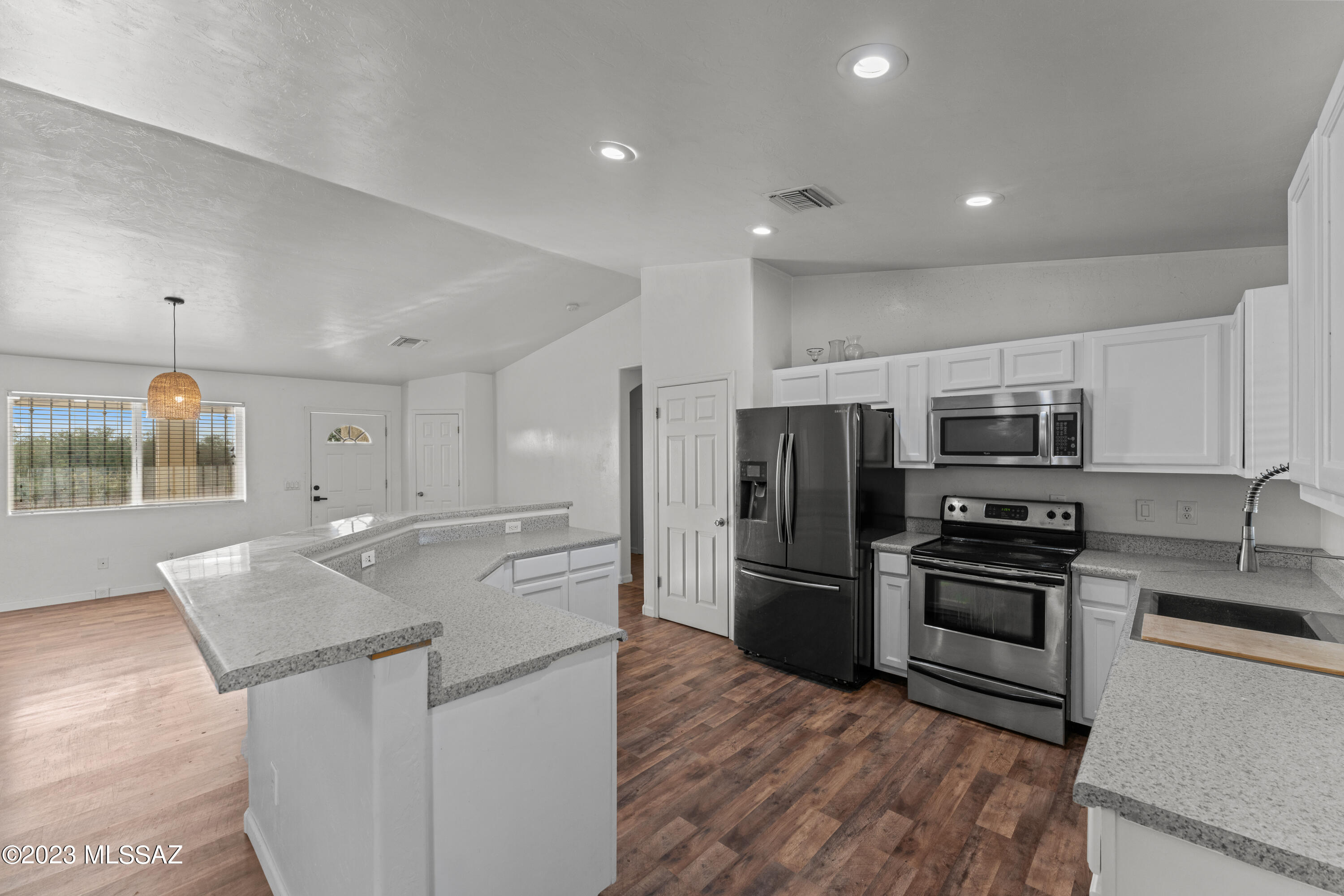 6241 W Santa Paula Street