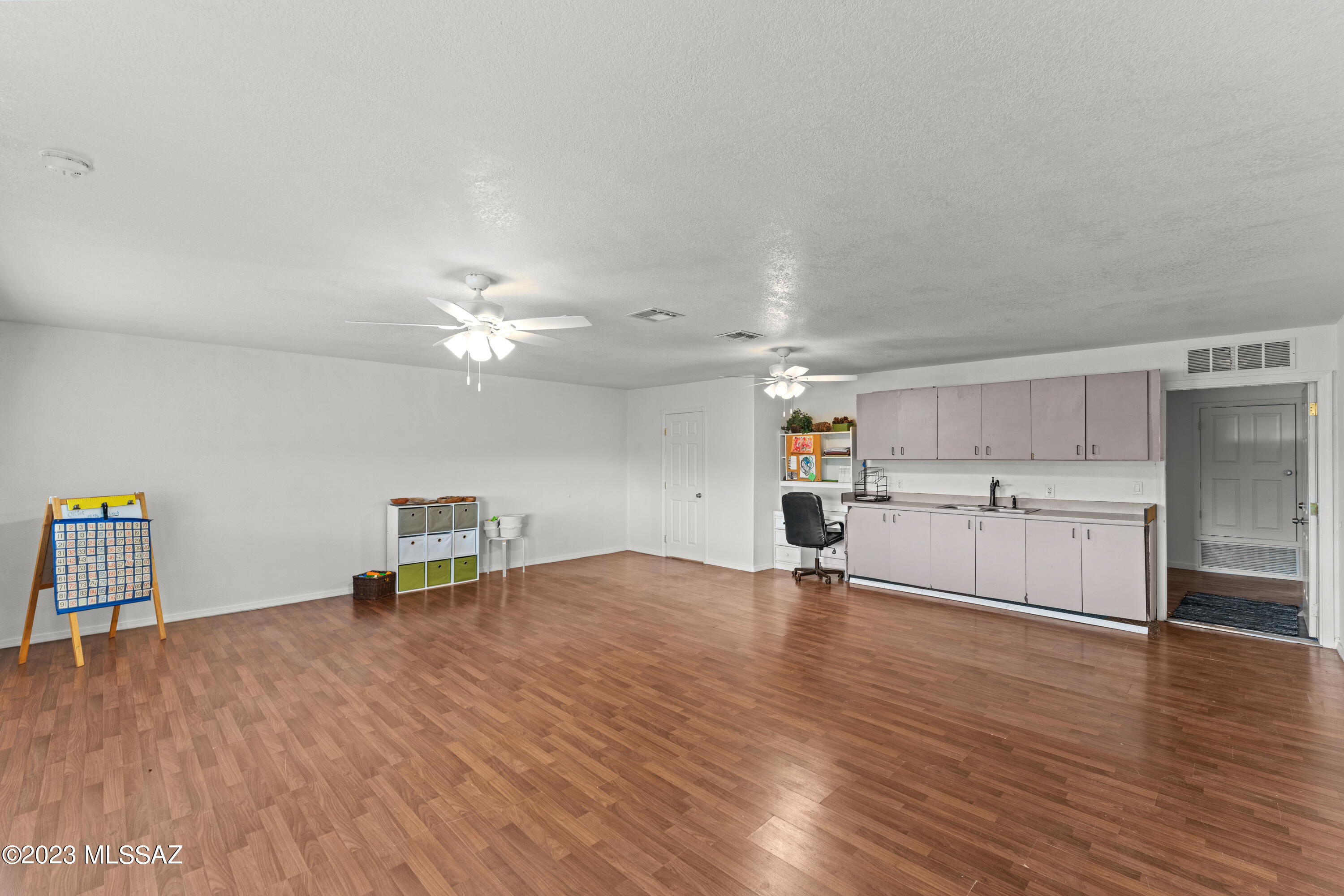 6241 W Santa Paula Street