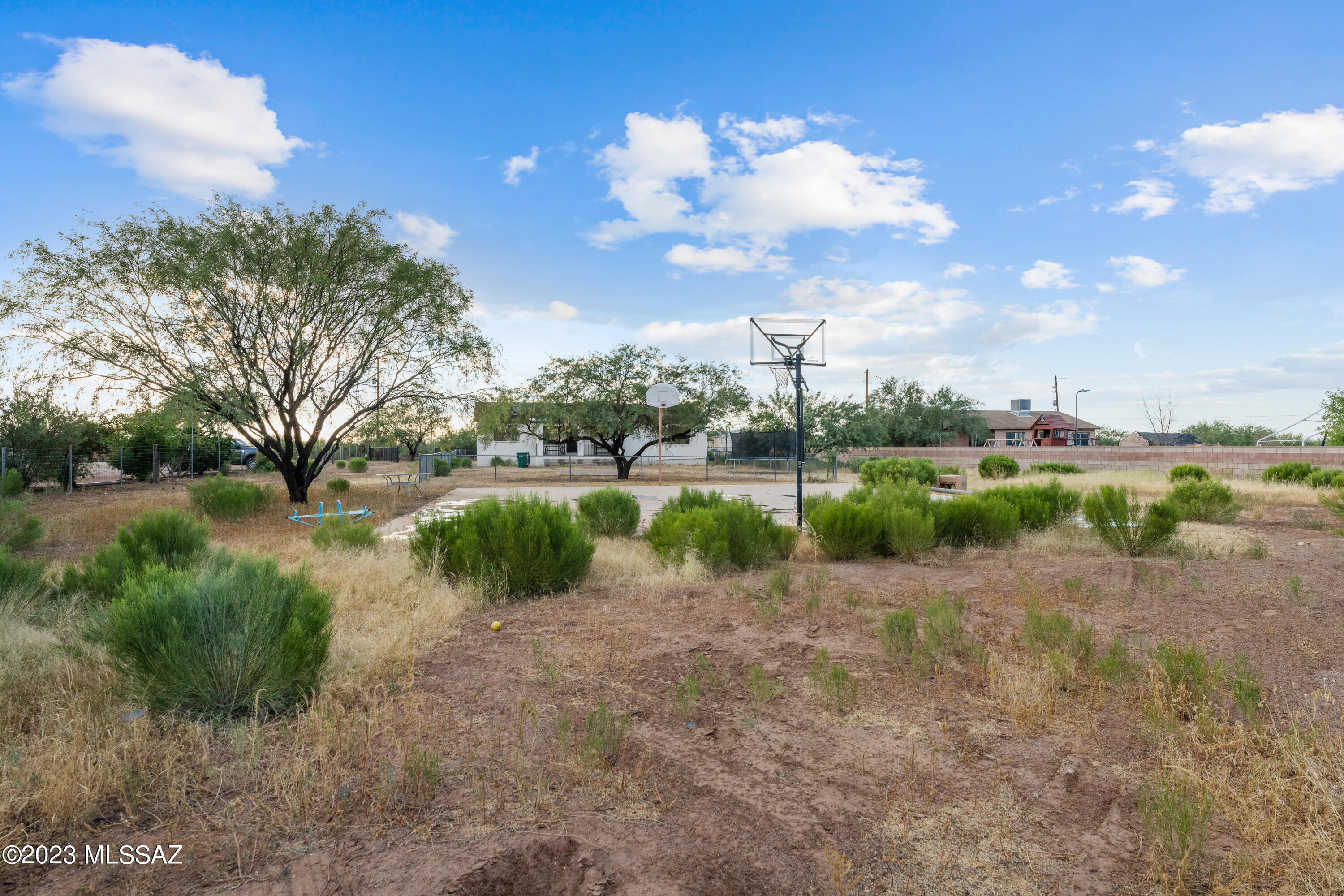 6241 W Santa Paula Street