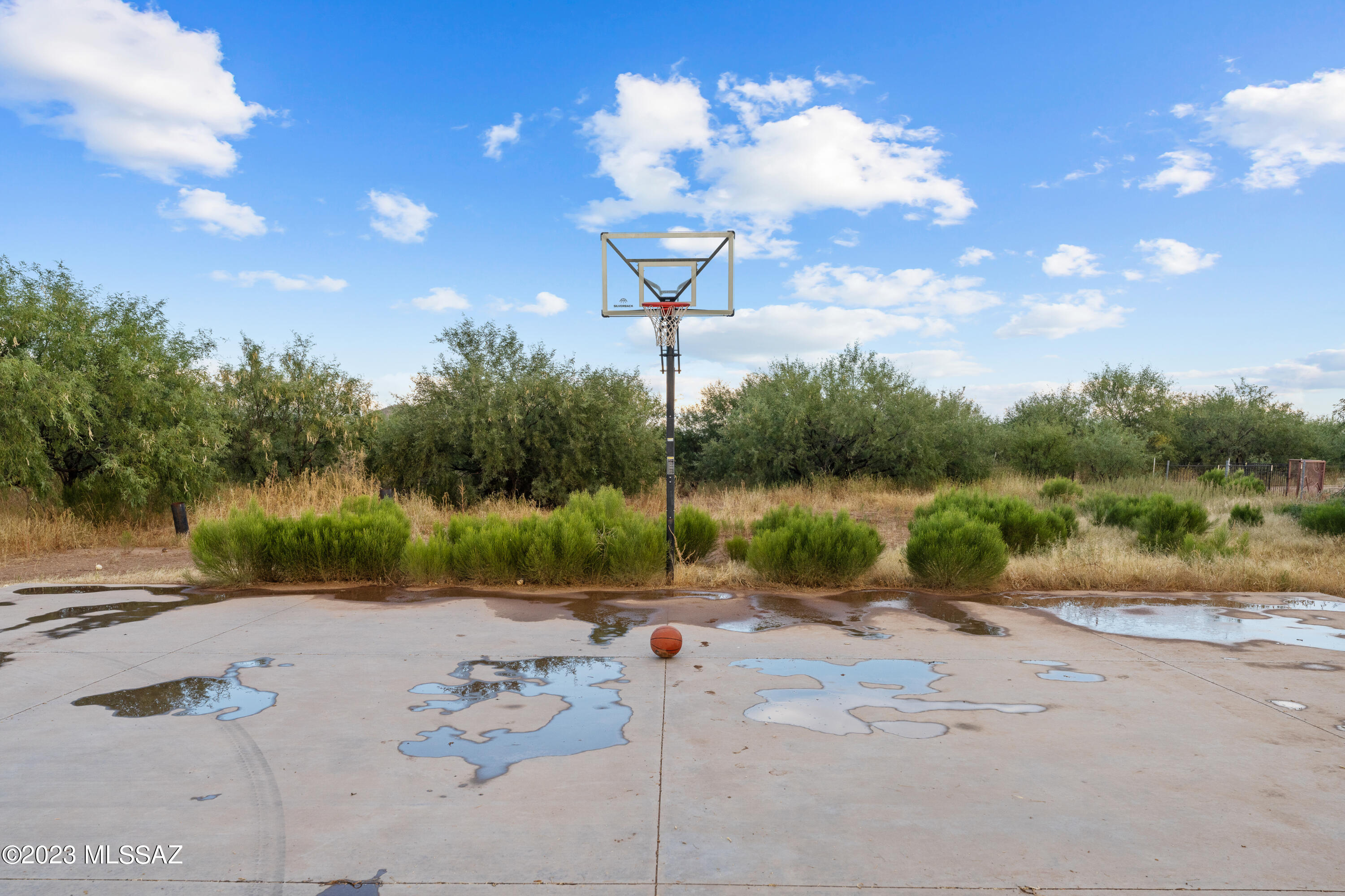 6241 W Santa Paula Street