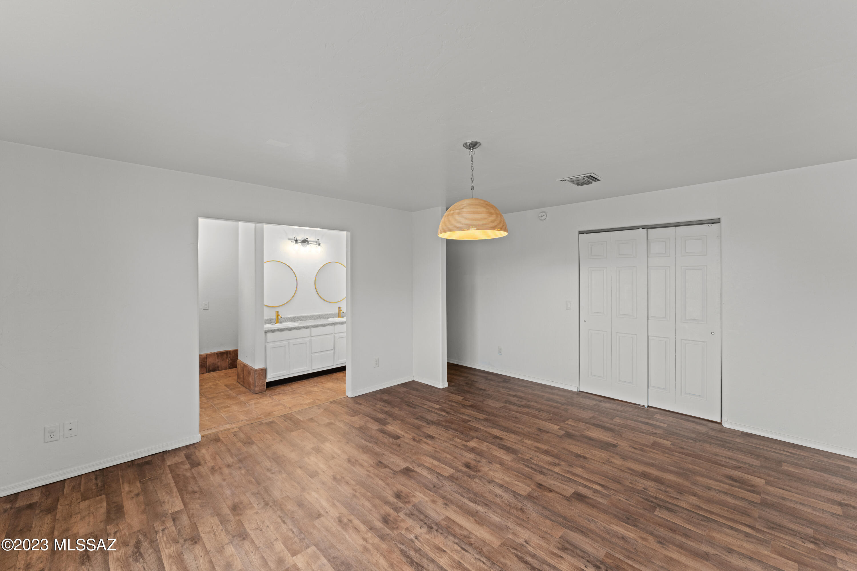 6241 W Santa Paula Street