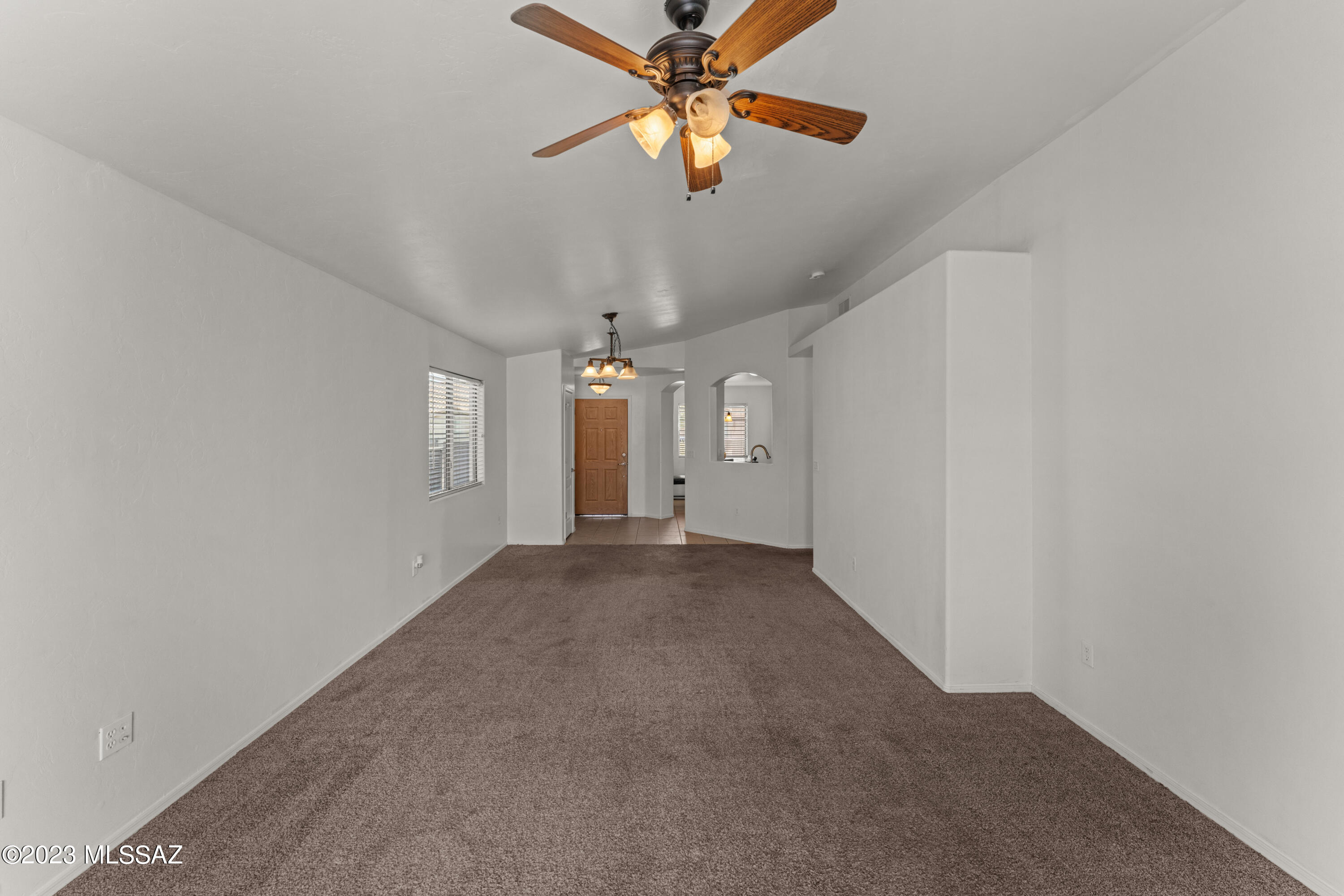 971 E Stronghold Canyon Lane