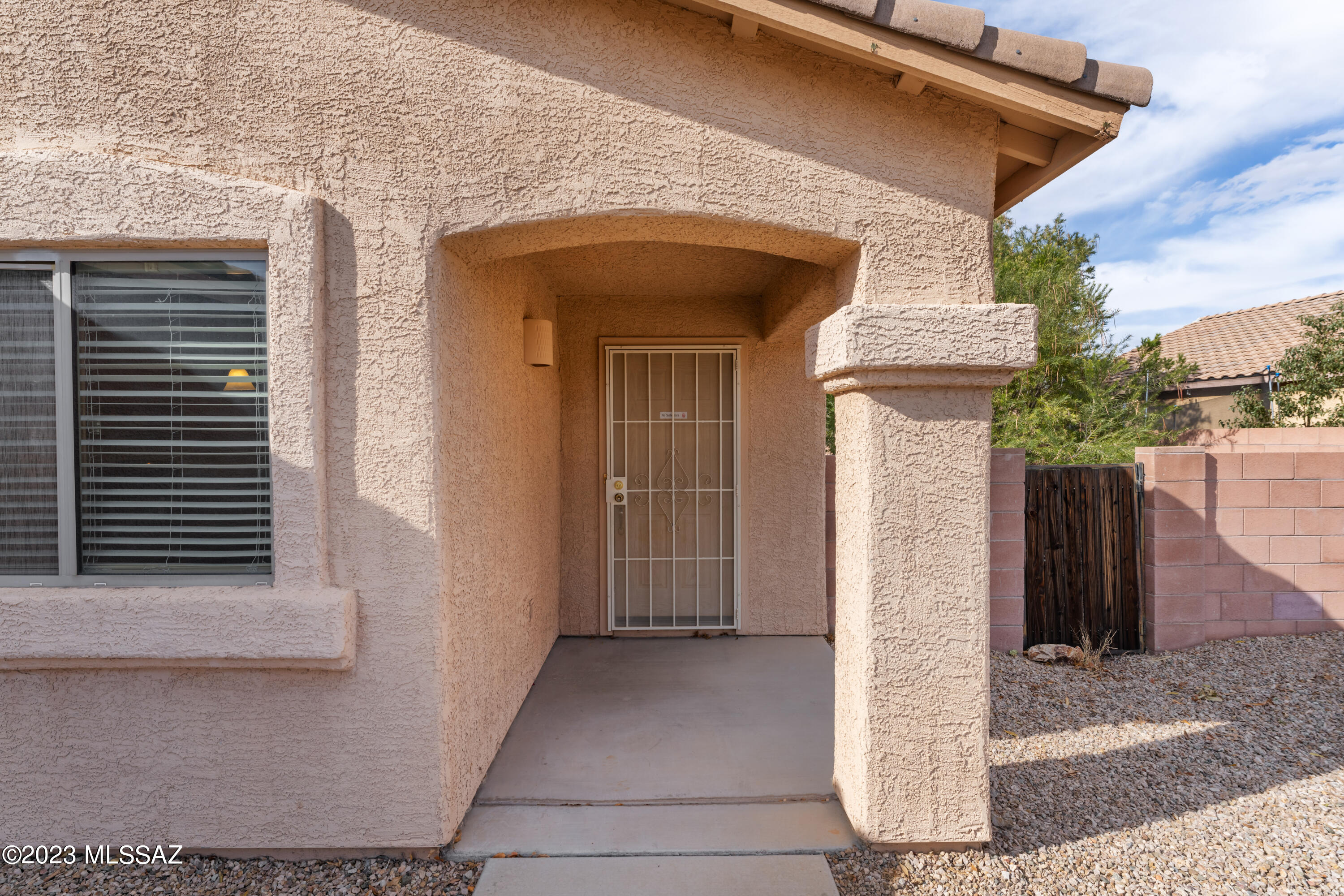 971 E Stronghold Canyon Lane