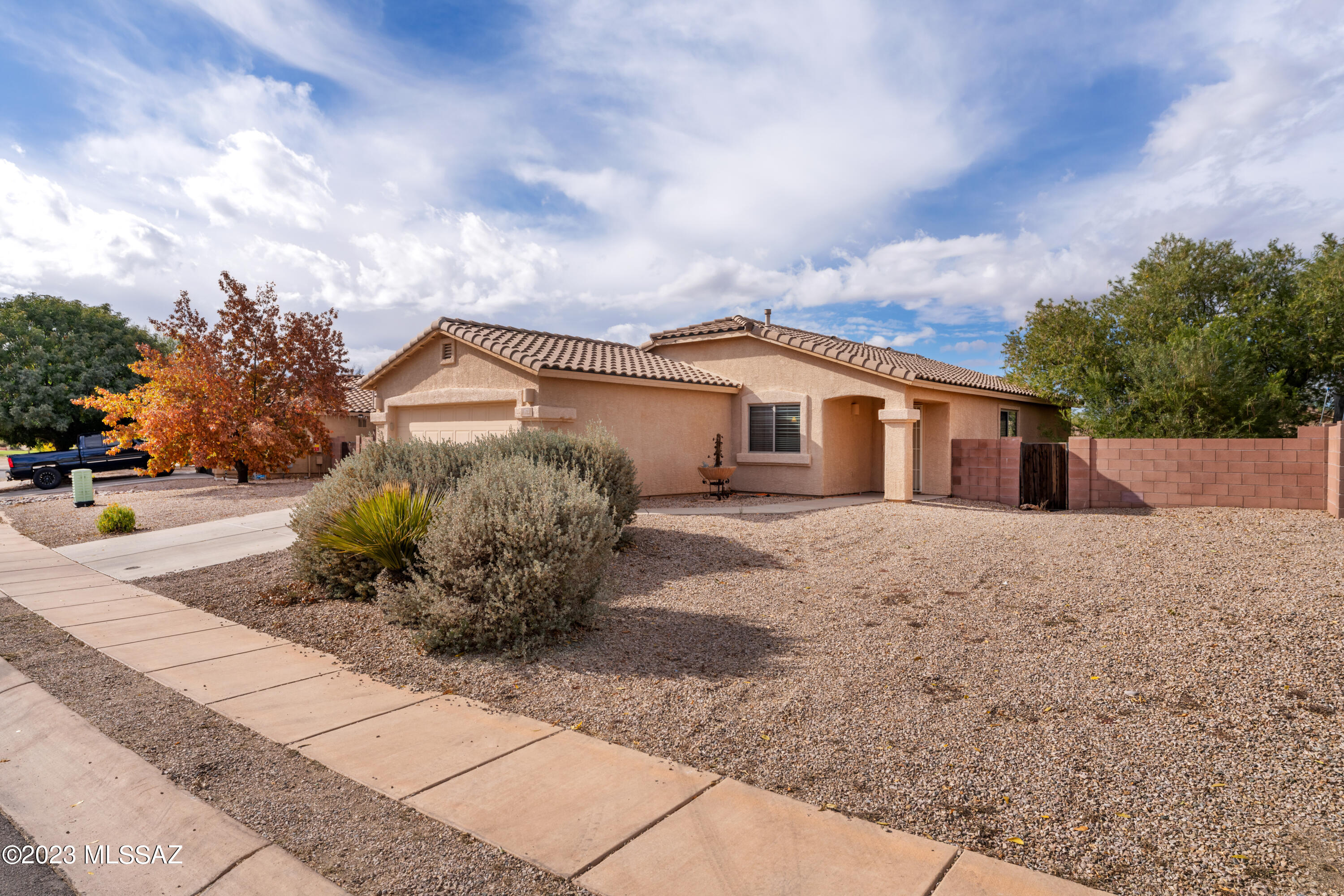 971 E Stronghold Canyon Lane