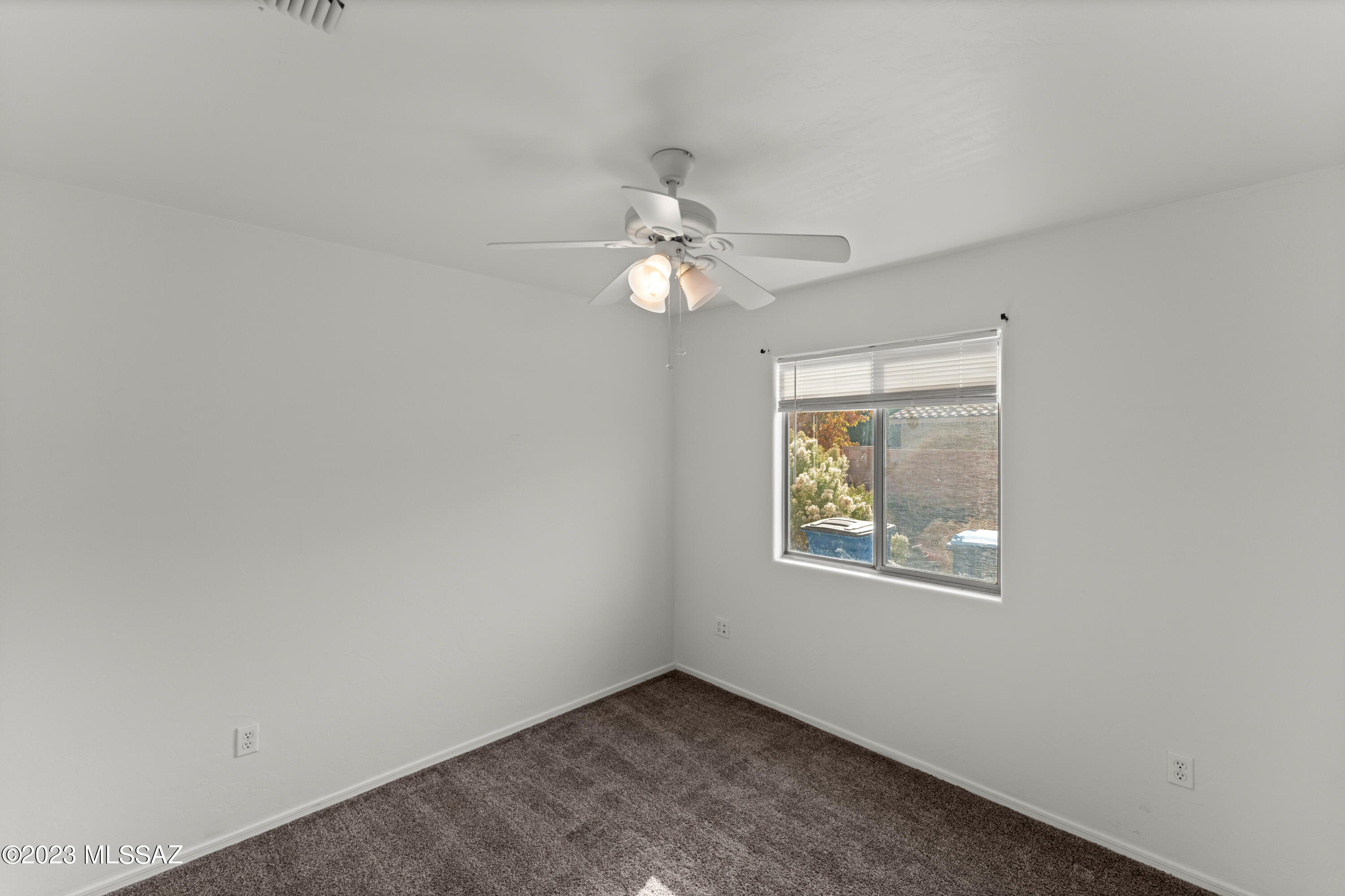 971 E Stronghold Canyon Lane