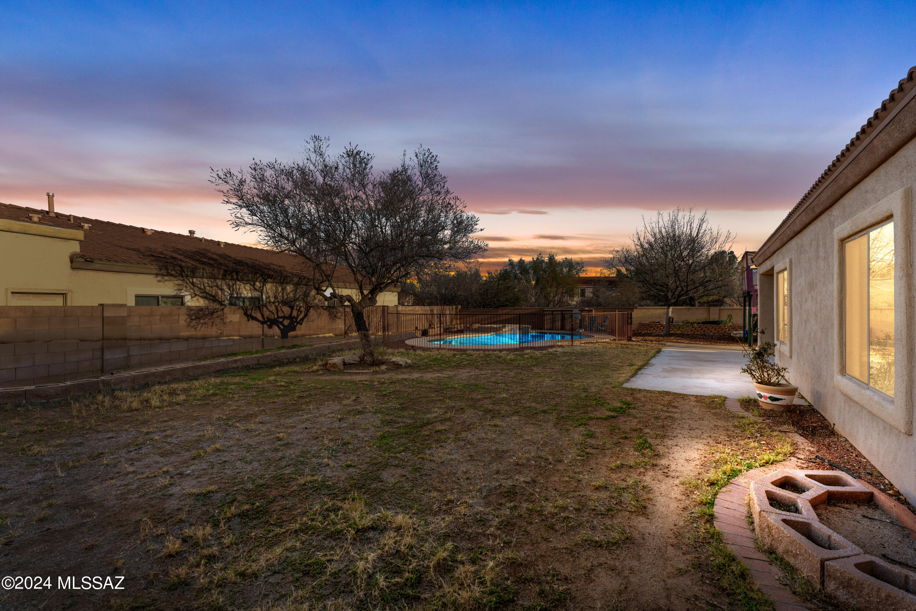 152 E Corte Rancho Encanto