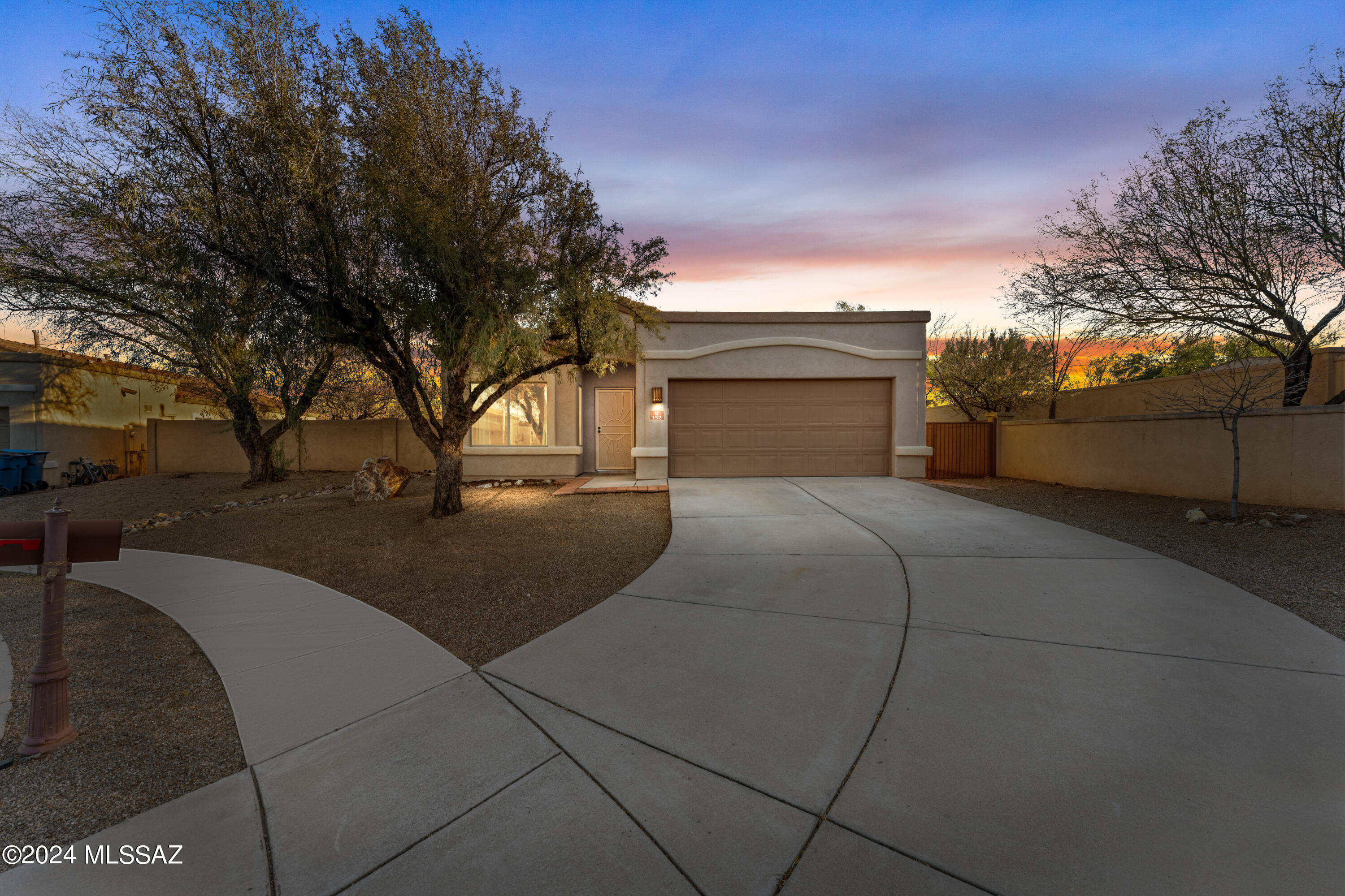 152 E Corte Rancho Encanto