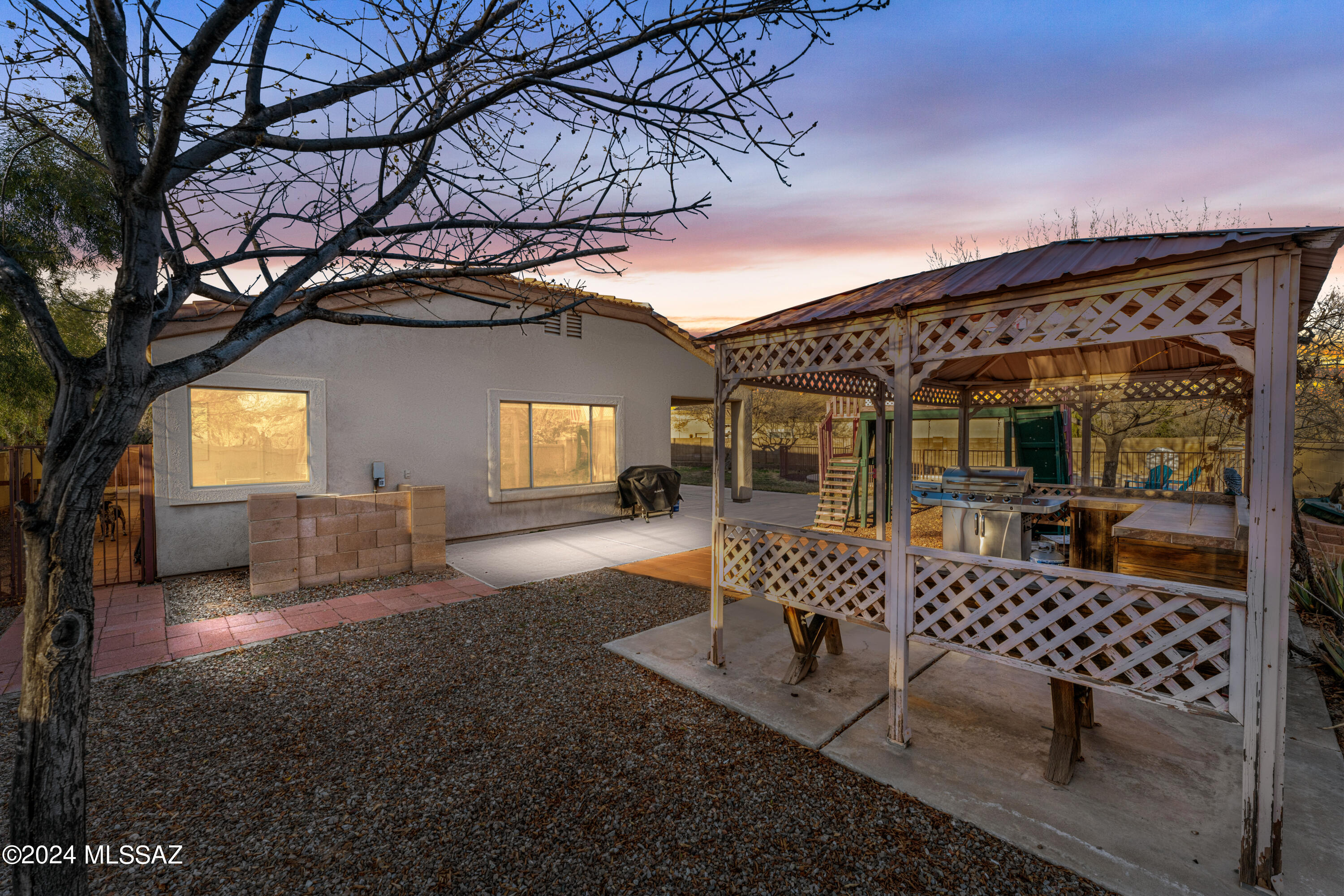 152 E Corte Rancho Encanto