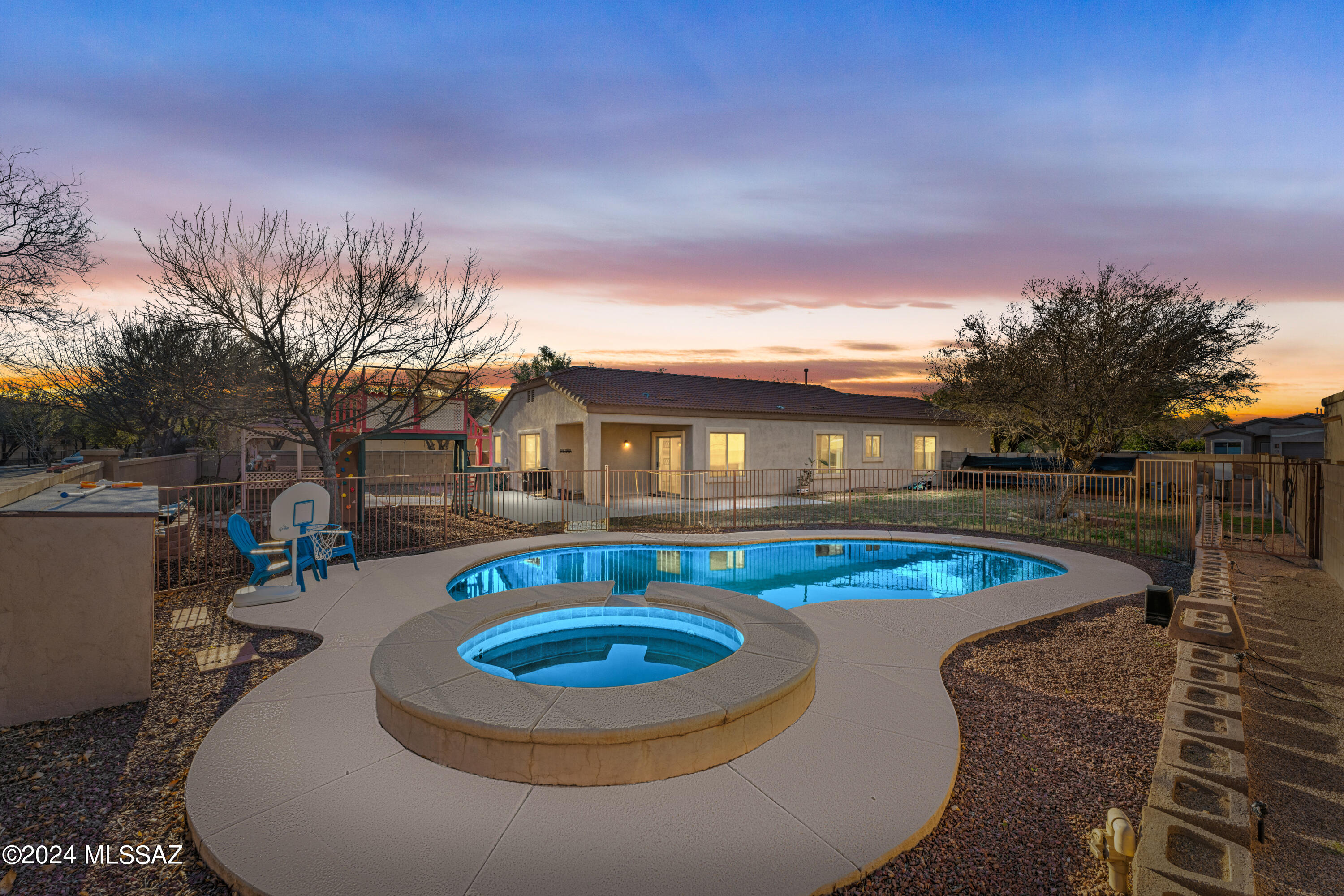 152 E Corte Rancho Encanto