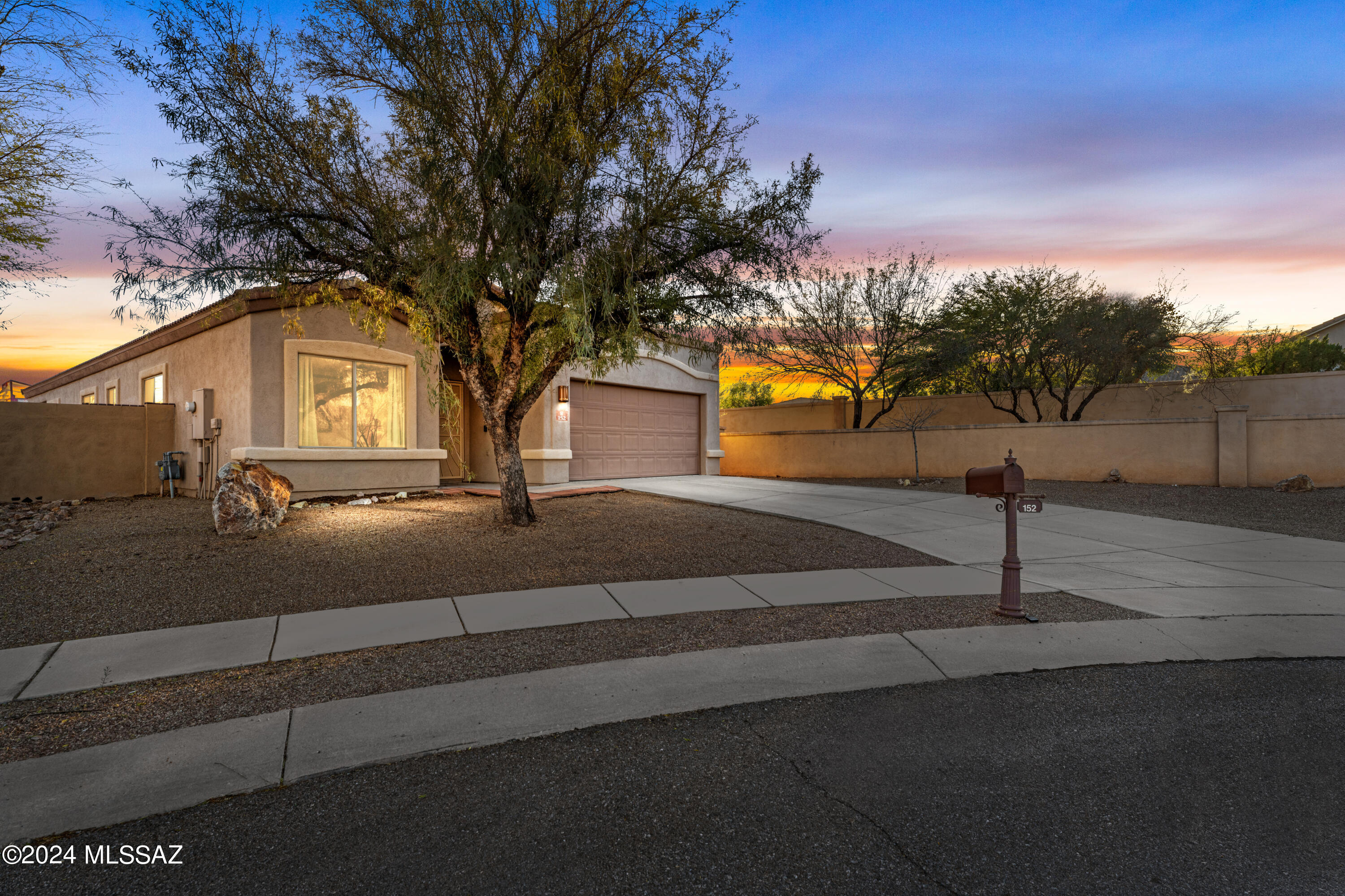 152 E Corte Rancho Encanto