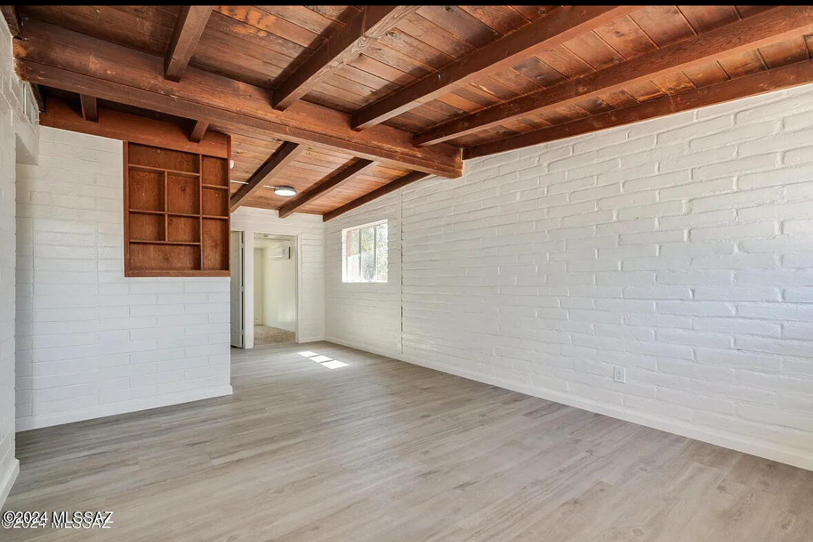 3550 E Blacklidge Drive