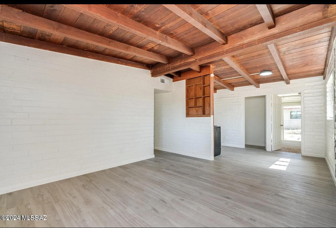 3550 E Blacklidge Drive