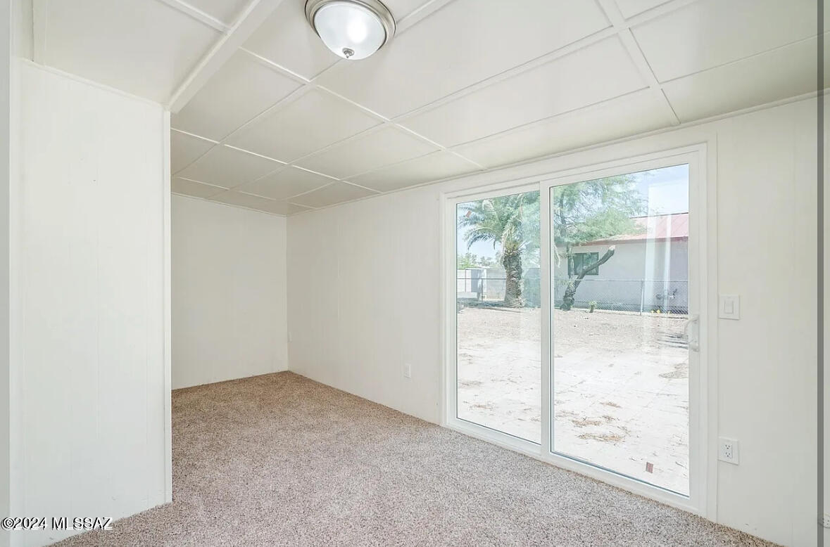 3550 E Blacklidge Drive