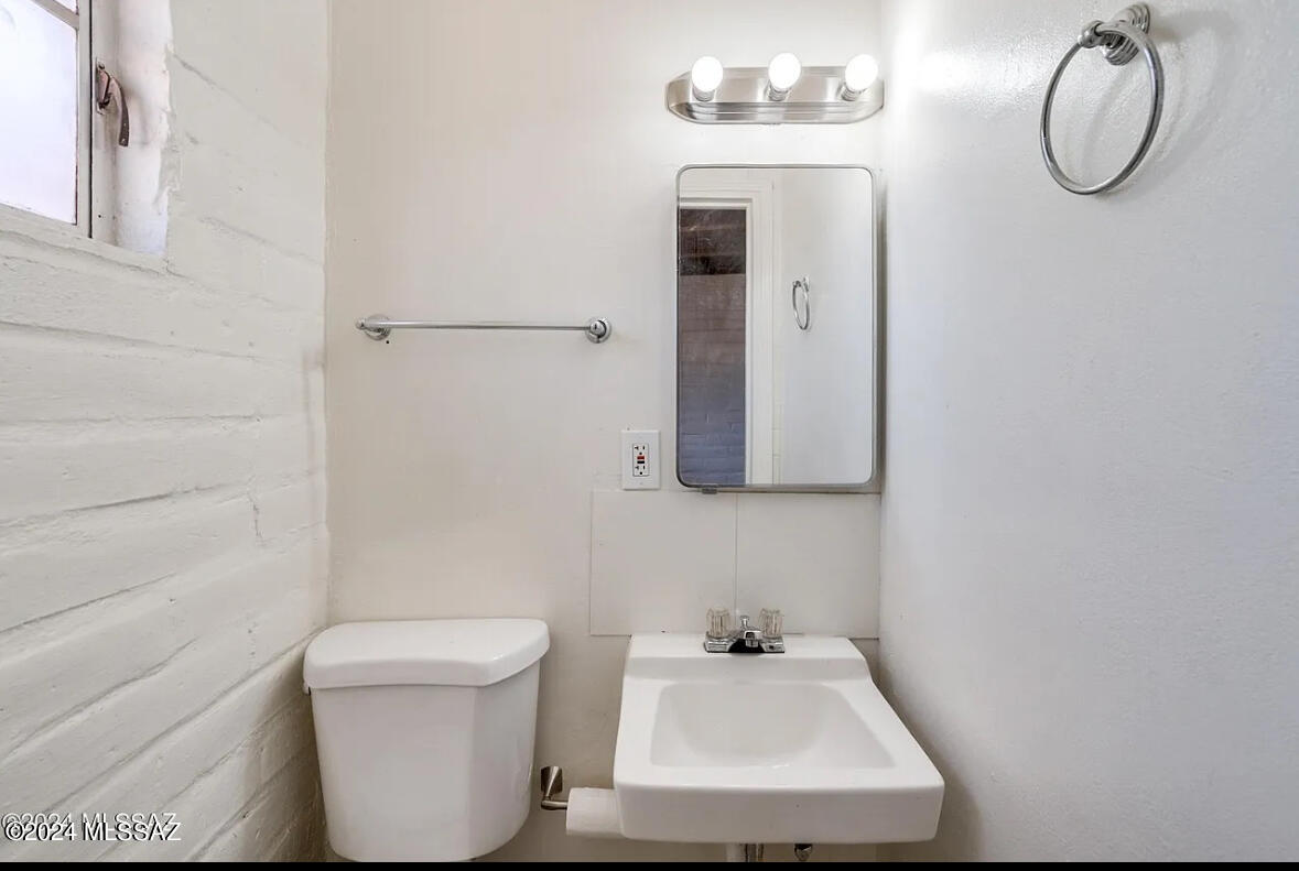 3550 E Blacklidge Drive