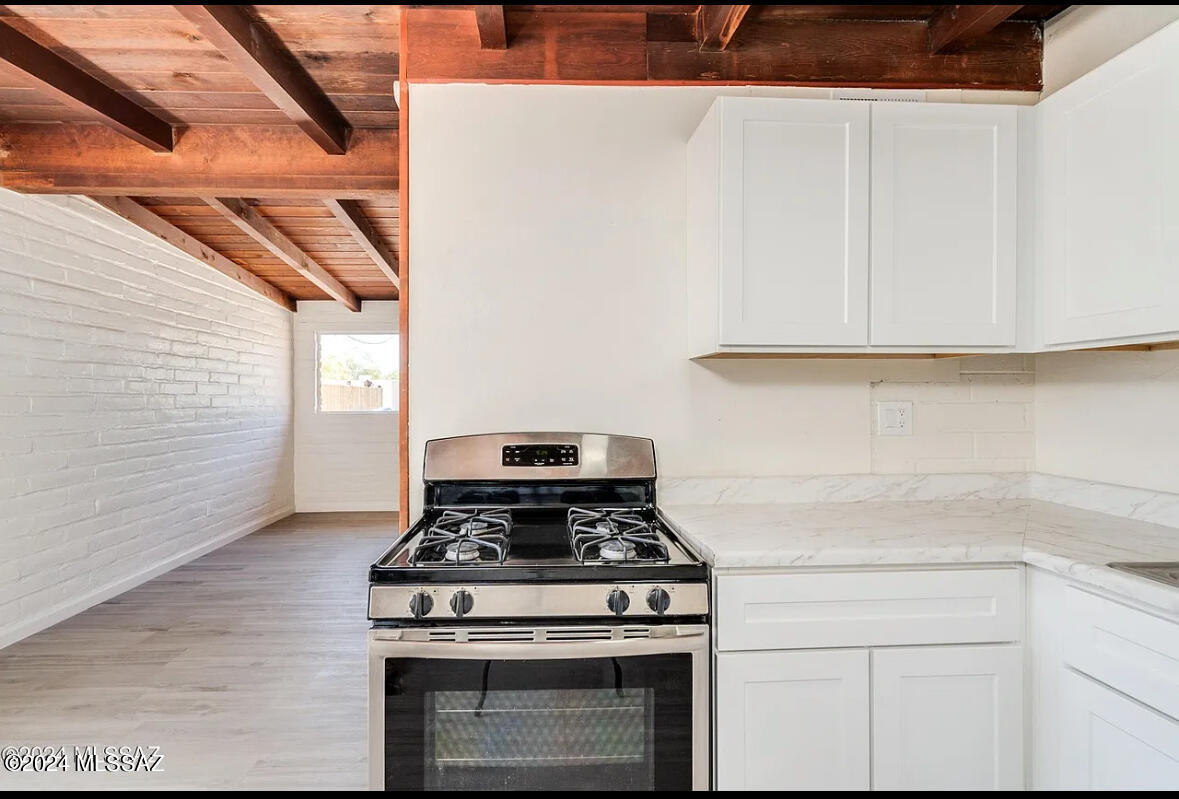 3550 E Blacklidge Drive