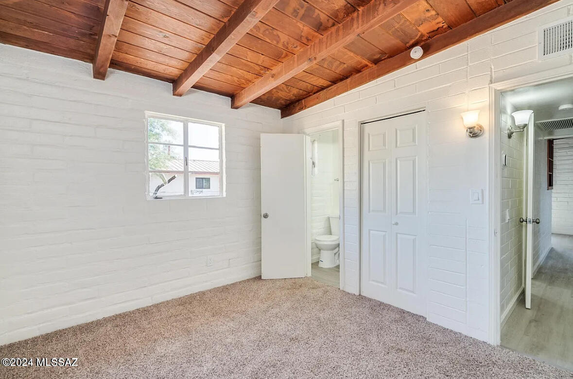 3550 E Blacklidge Drive