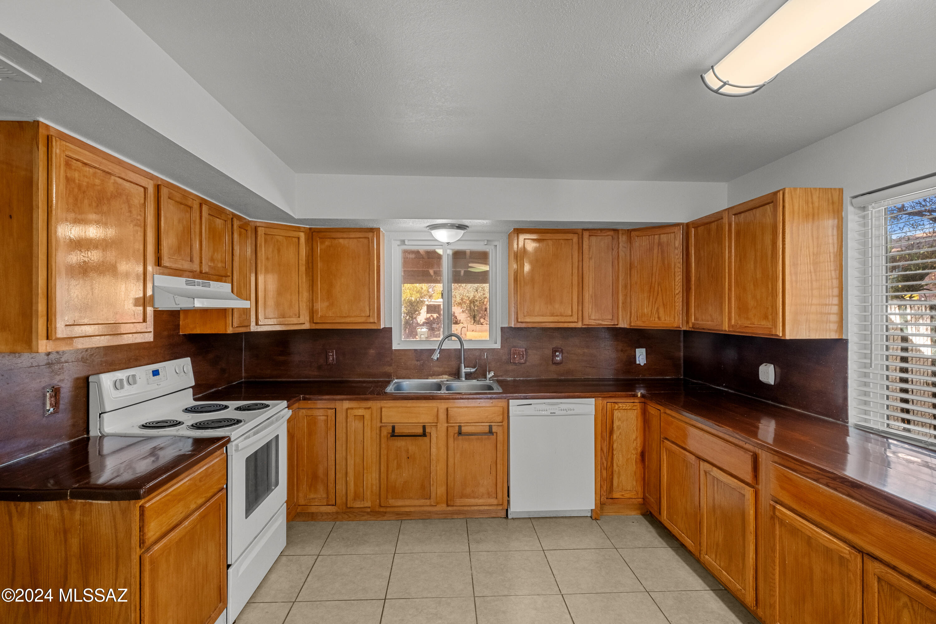 3332 S Stearn Lake Drive