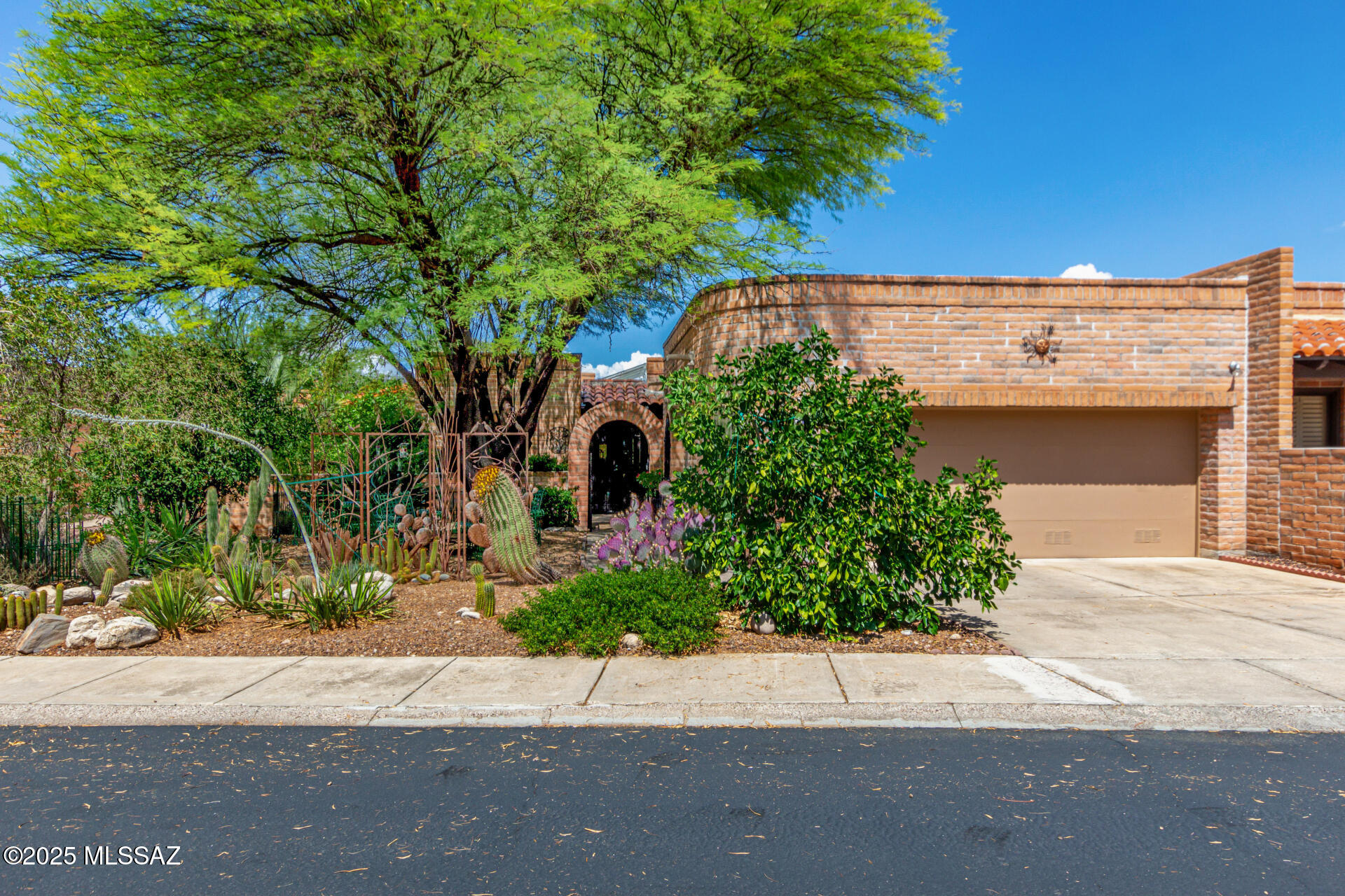 4631 N Camino Campero