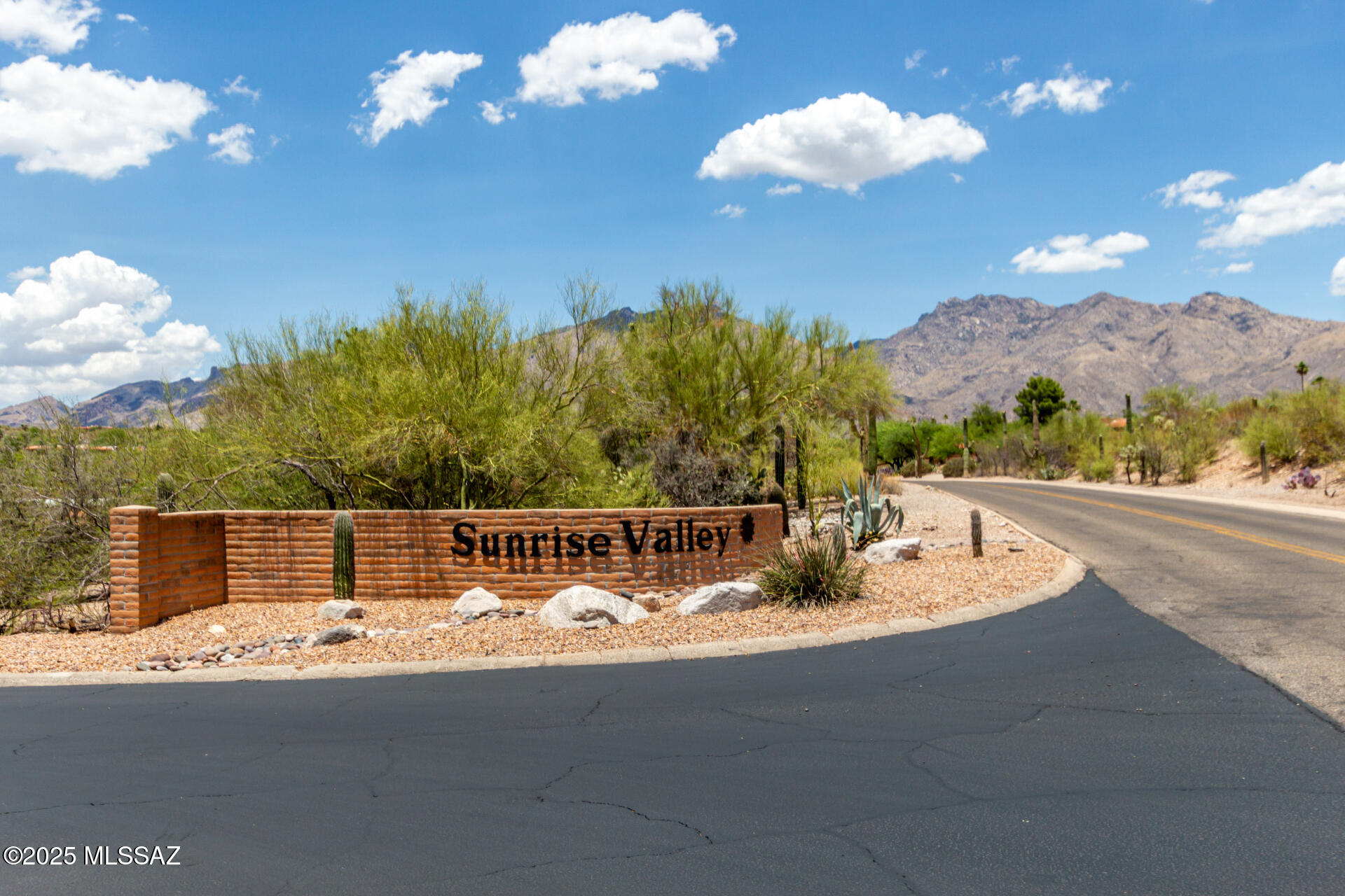 4631 N Camino Campero