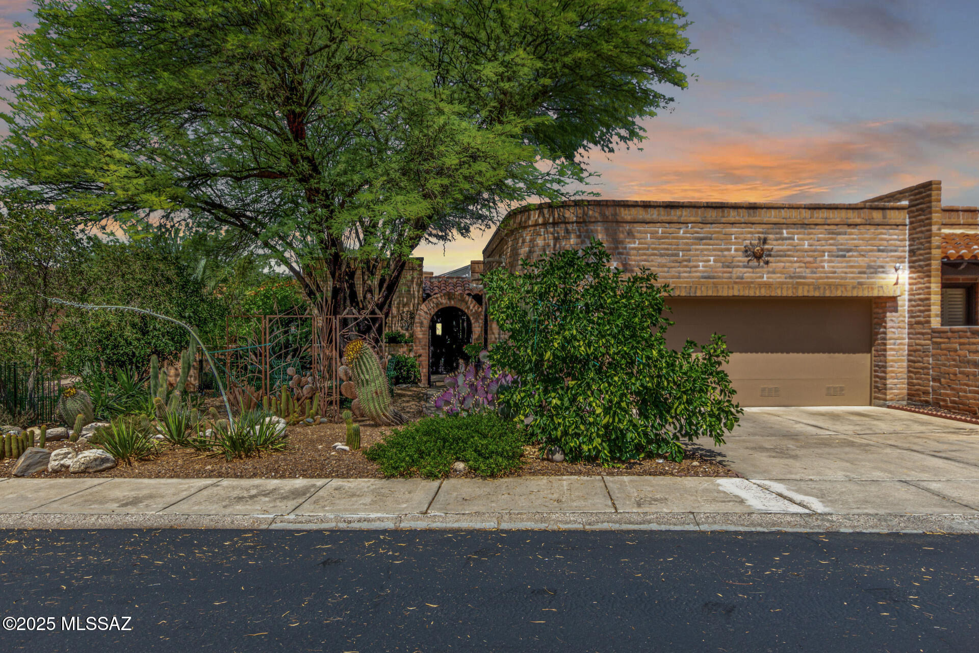 4631 N Camino Campero