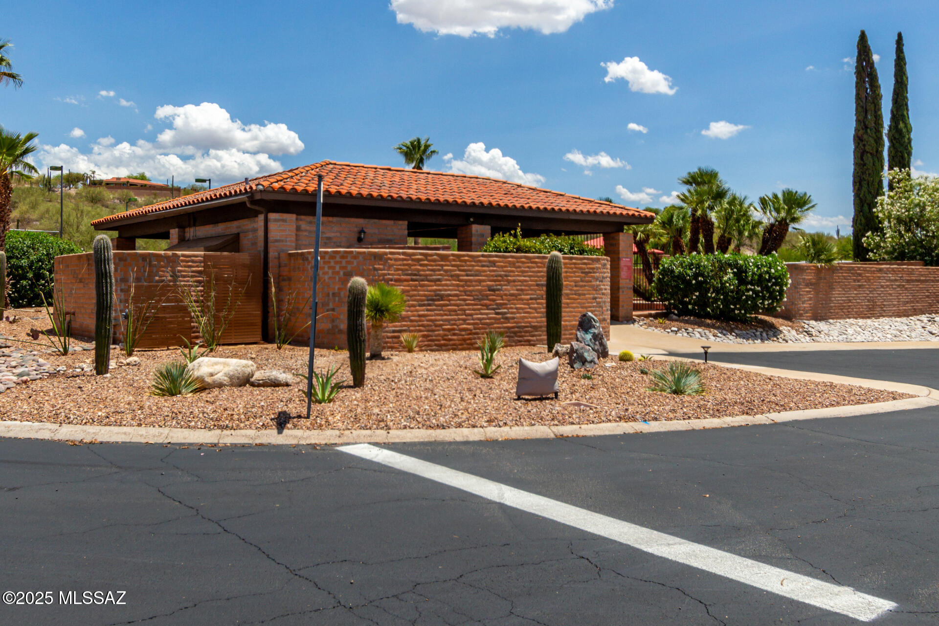 4631 N Camino Campero