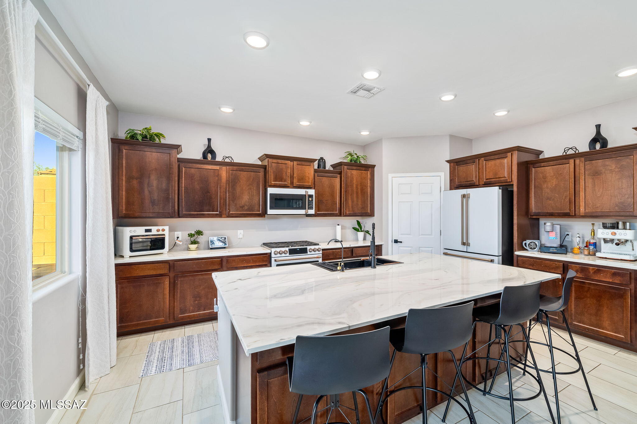 12111 E Domnitch Drive