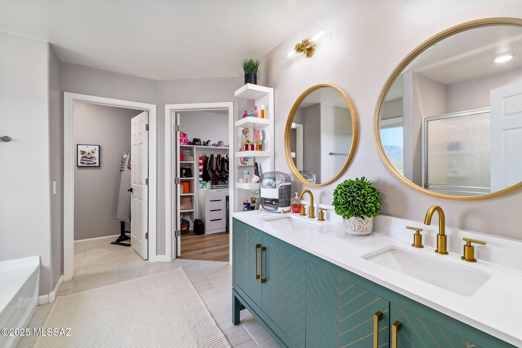 12111 E Domnitch Drive