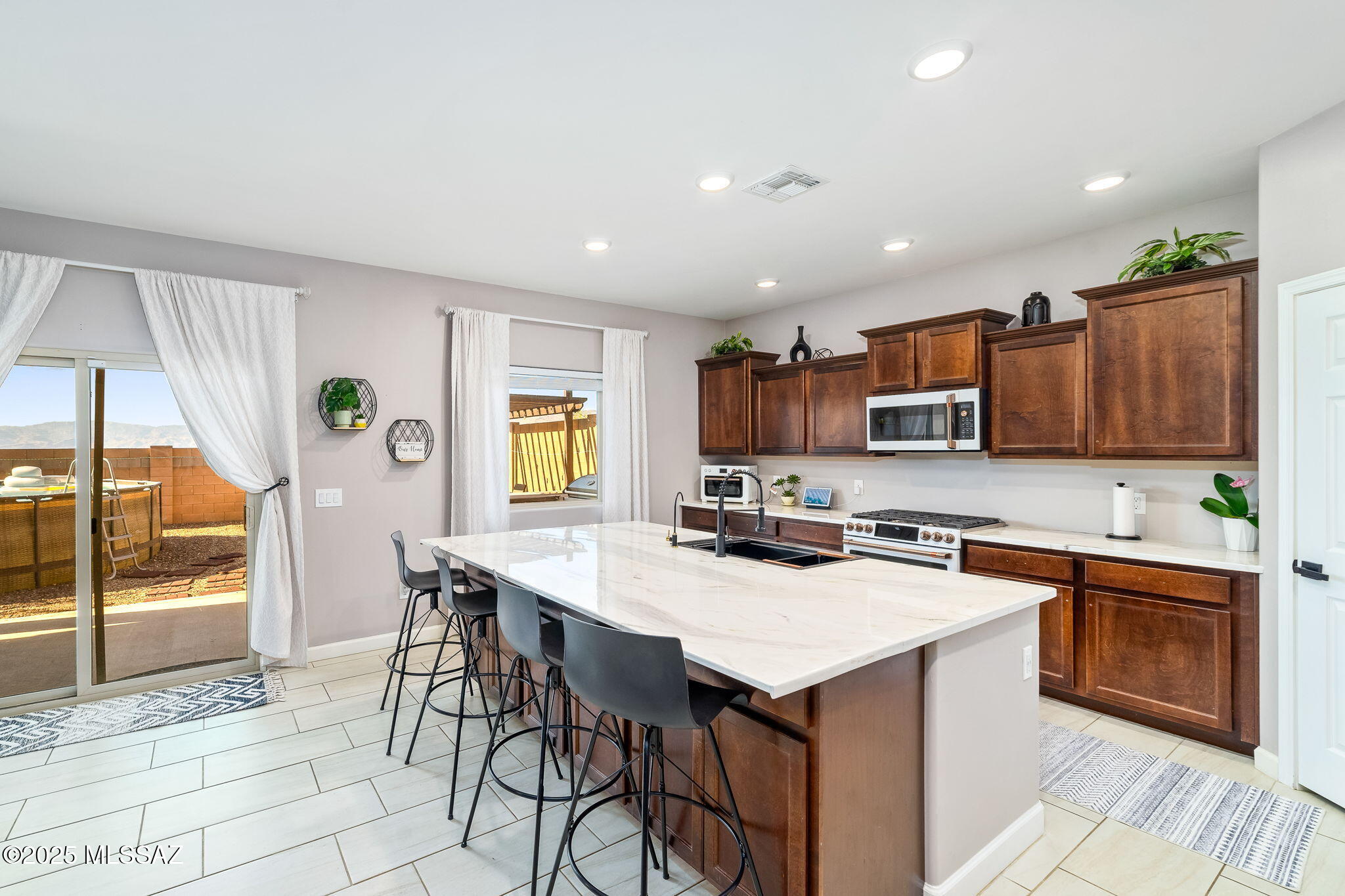 12111 E Domnitch Drive