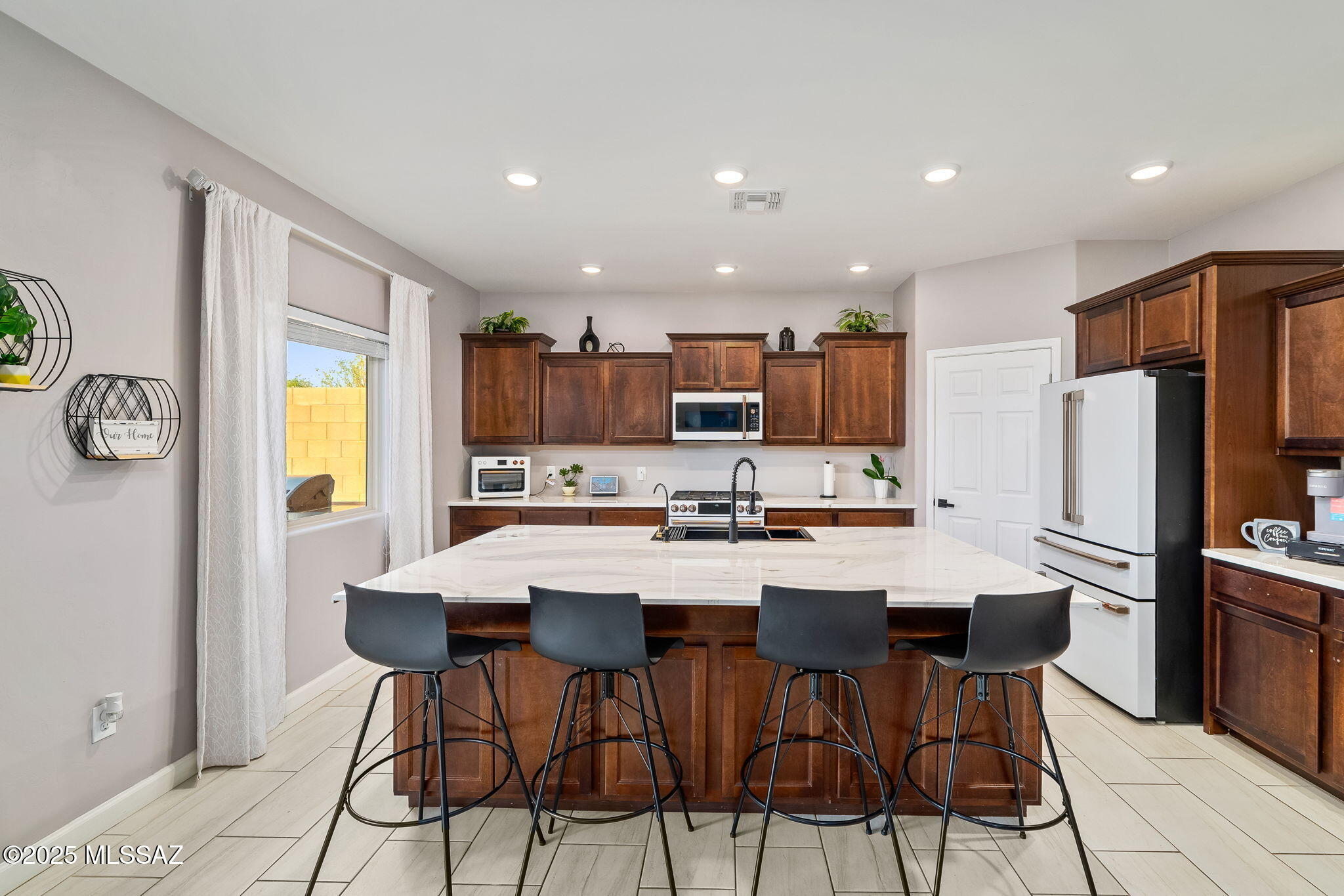 12111 E Domnitch Drive