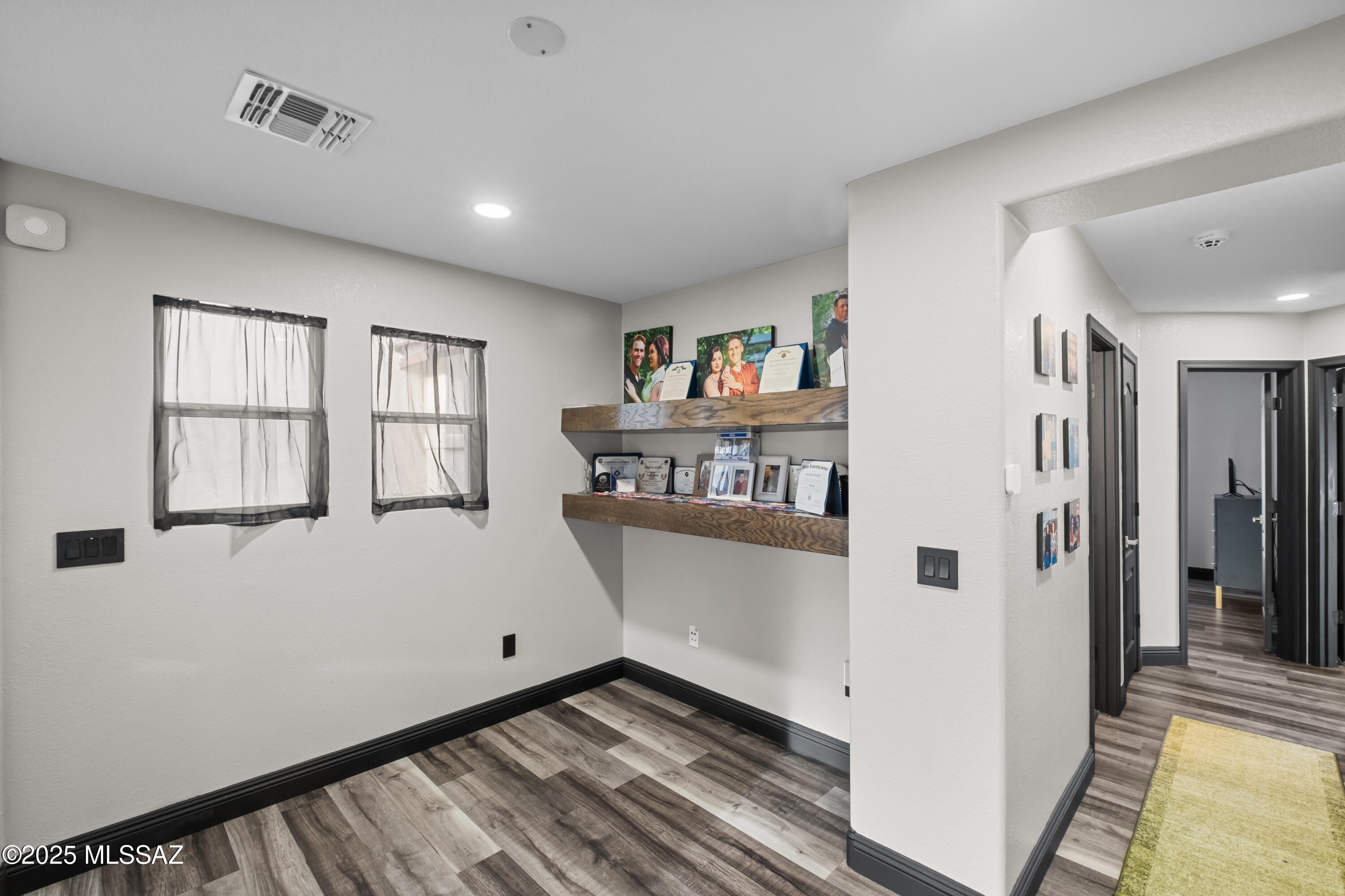 570 W Paseo Celestial