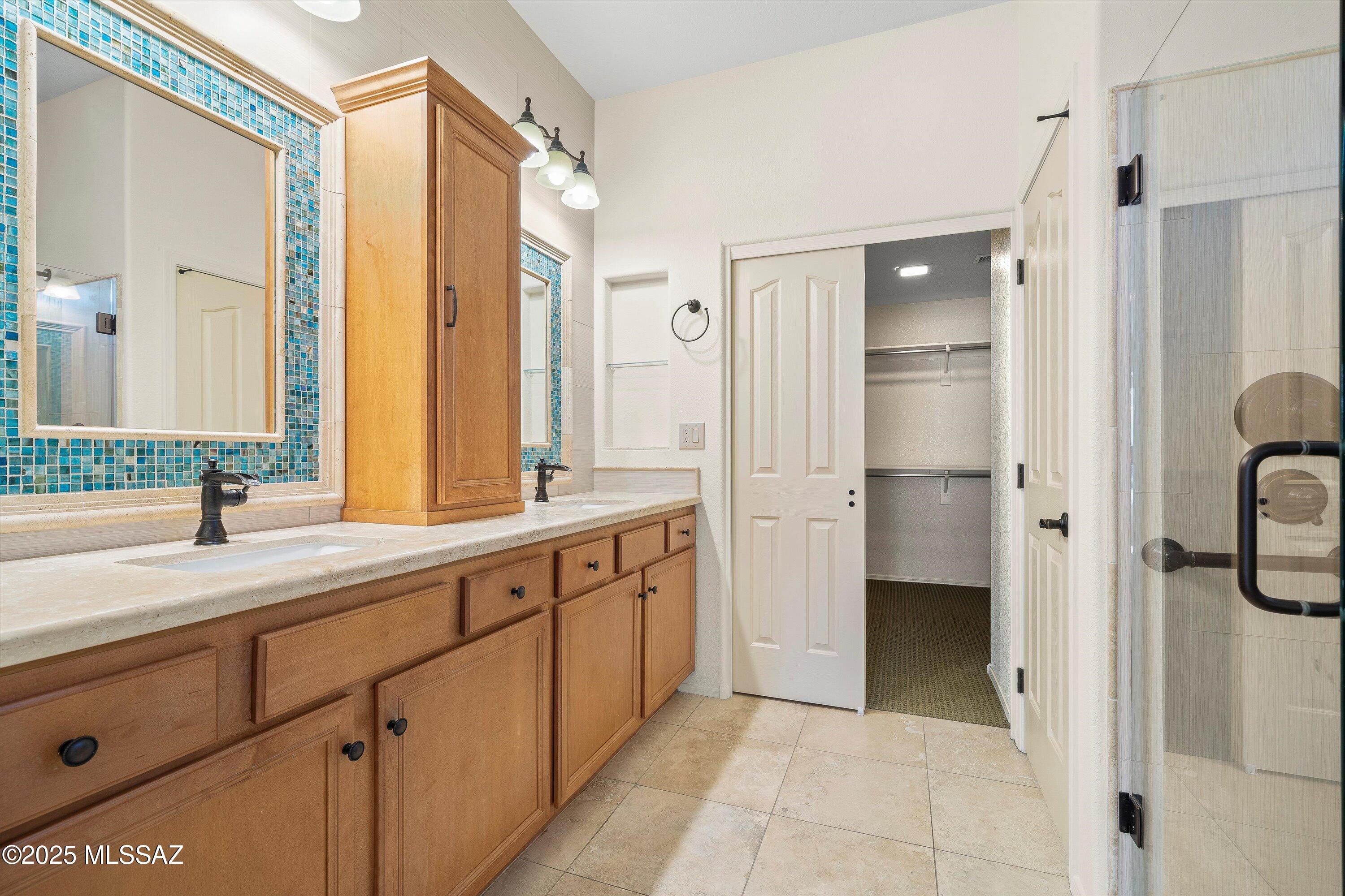 2426 E Desert Pueblo Pass